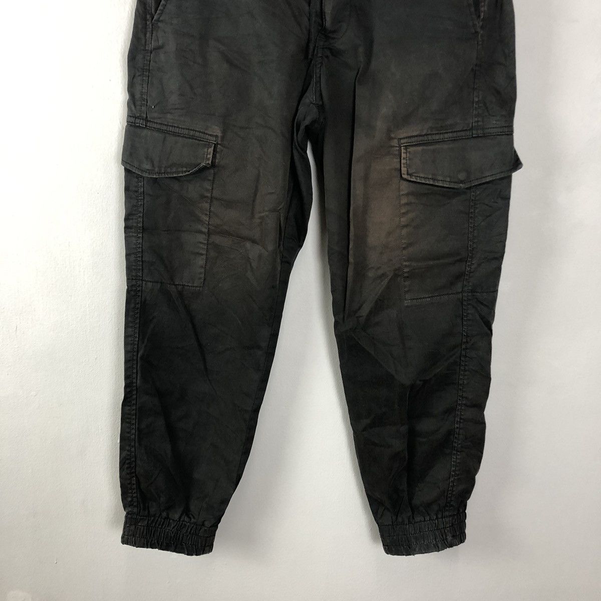 Uniqlo Uniqlo japan Black multipocket tactical Jogger Pants #c1286 Size US 28 / EU 44 - 3 Thumbnail