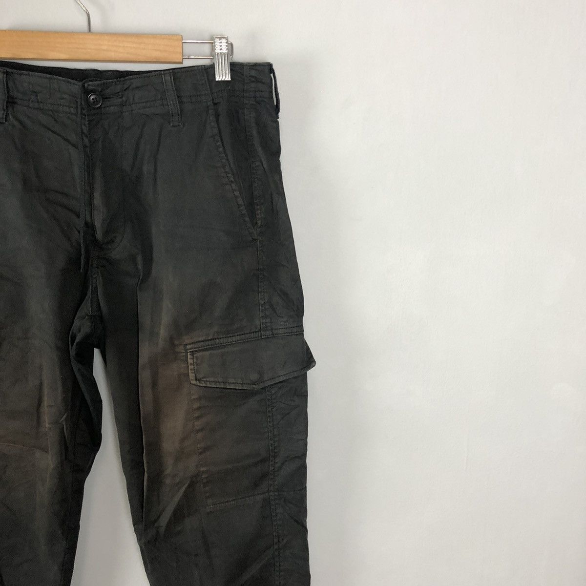 Uniqlo Uniqlo japan Black multipocket tactical Jogger Pants #c1286 Size US 28 / EU 44 - 5 Thumbnail
