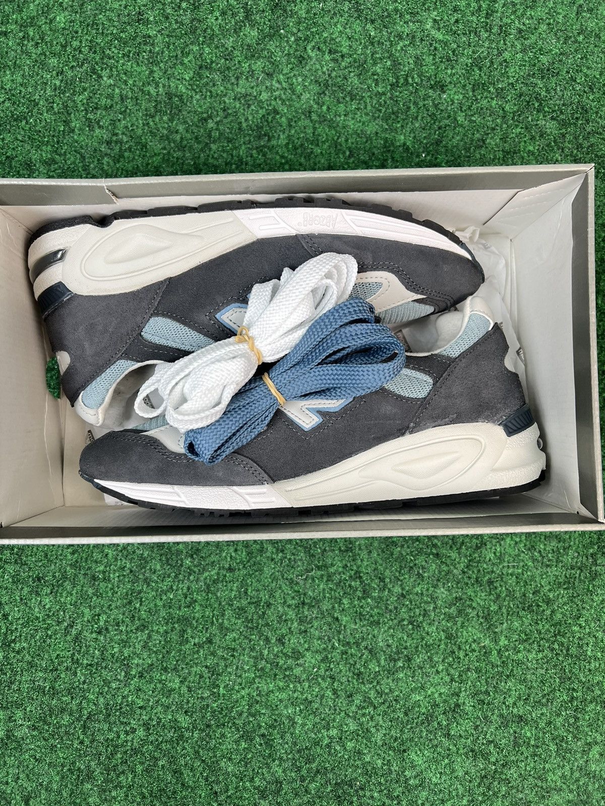 Kith × New Balance New Balance x Kith 990v2 Steel Blue US Size 6.5 M990KT2 Size US 6.5 / EU 39-40 - 7 Thumbnail