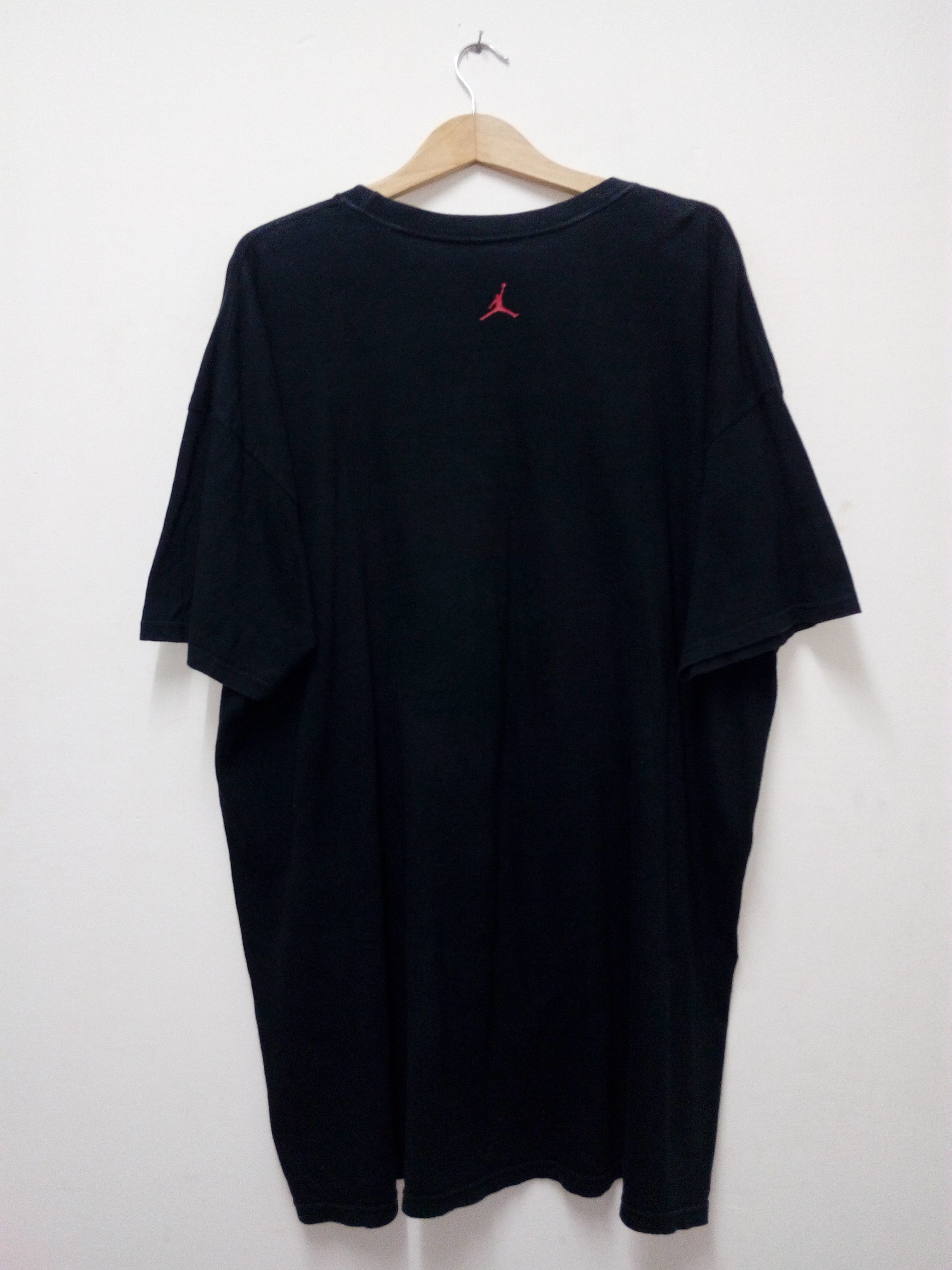 Jordan Brand × Nike × Vintage VINTAGE JORDAN T-SHIRT EMBOSSED PRINT Size US XXL / EU 58 / 5 - 4 Thumbnail