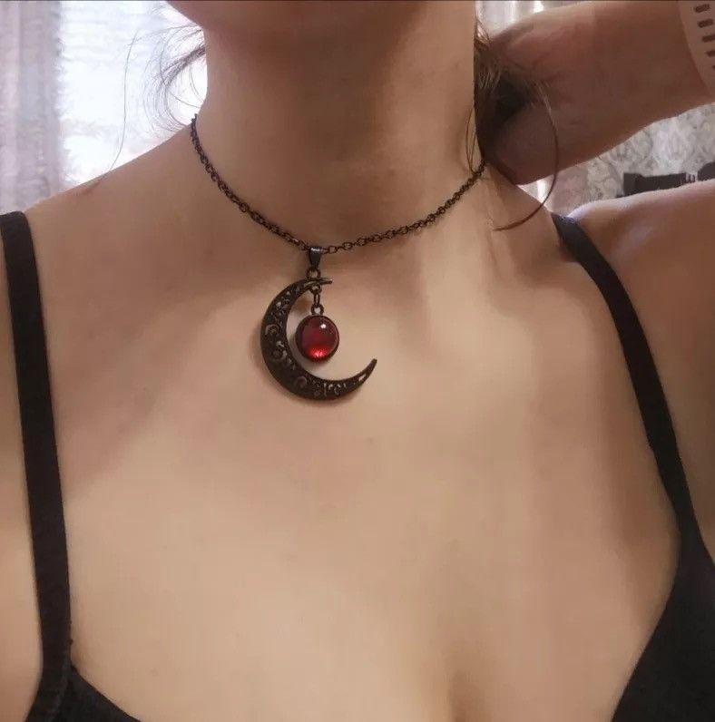 Jewelry × Vintage Goth Crescent Moon Necklace Size ONE SIZE - 1 Thumbnail