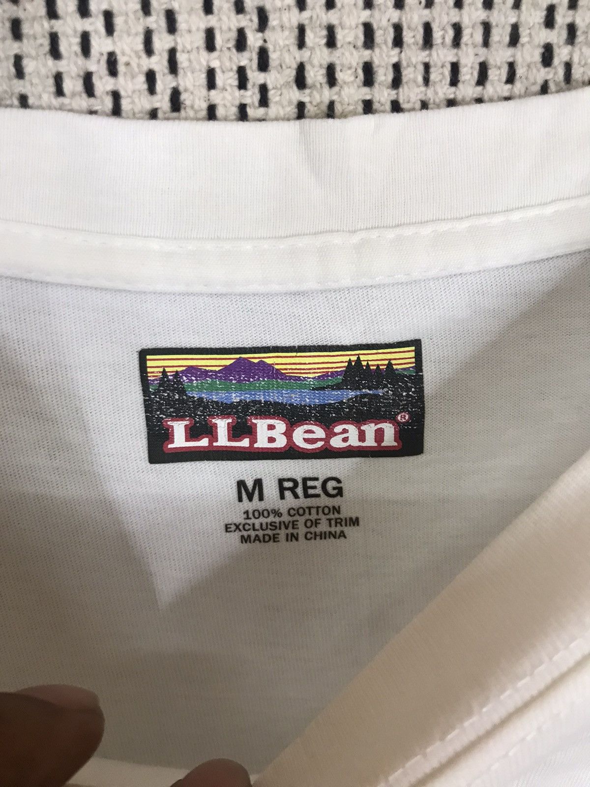 L.L. Bean ‼️LL BEAN TSHIRT SPELLOUT NICE DESIGN‼️ Size US M / EU 48-50 / 2 - 3 Thumbnail
