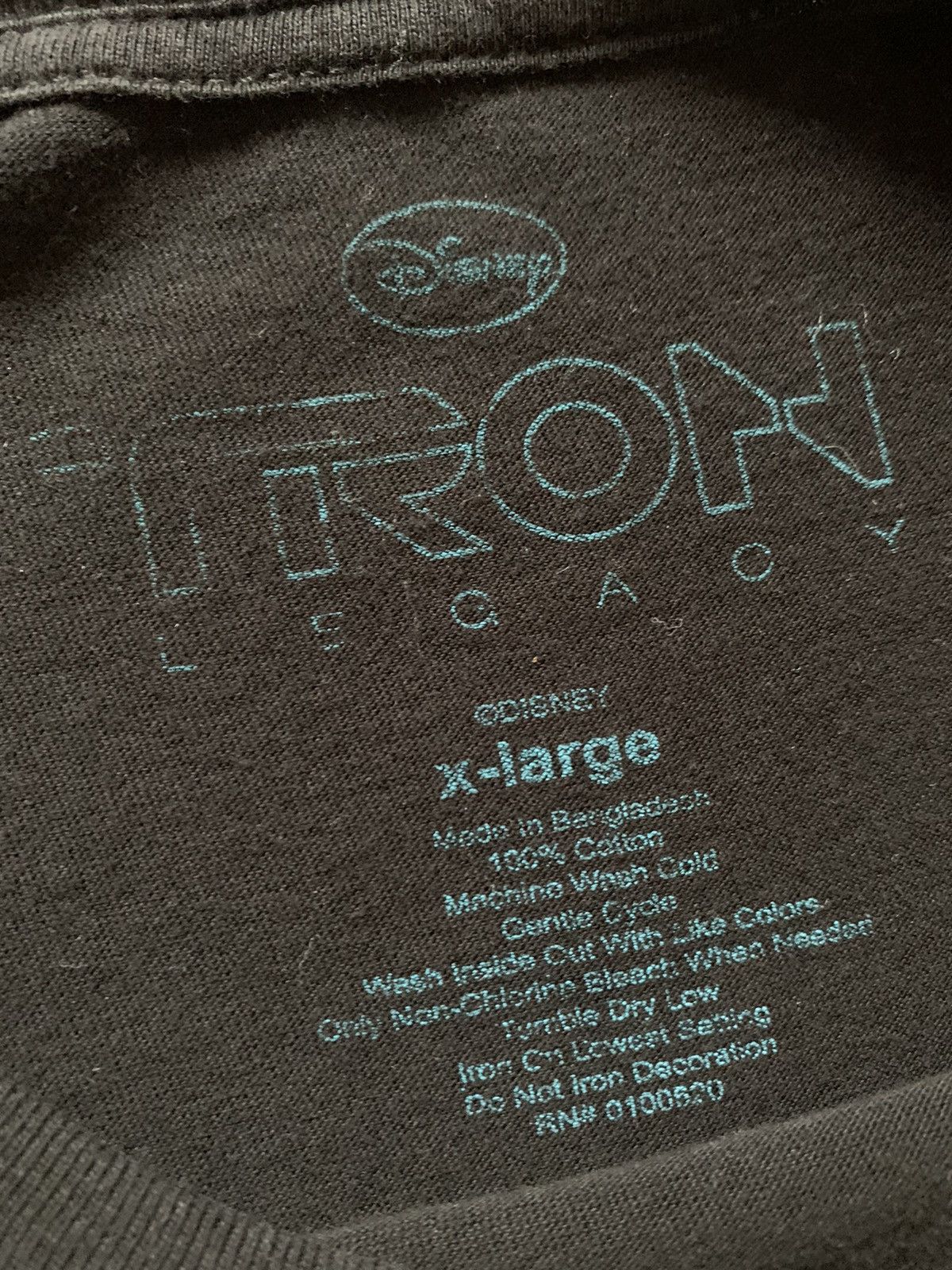 Disney Vintage daftpunk tronlegacy shirt Size US XL / EU 56 / 4 - 3 Thumbnail