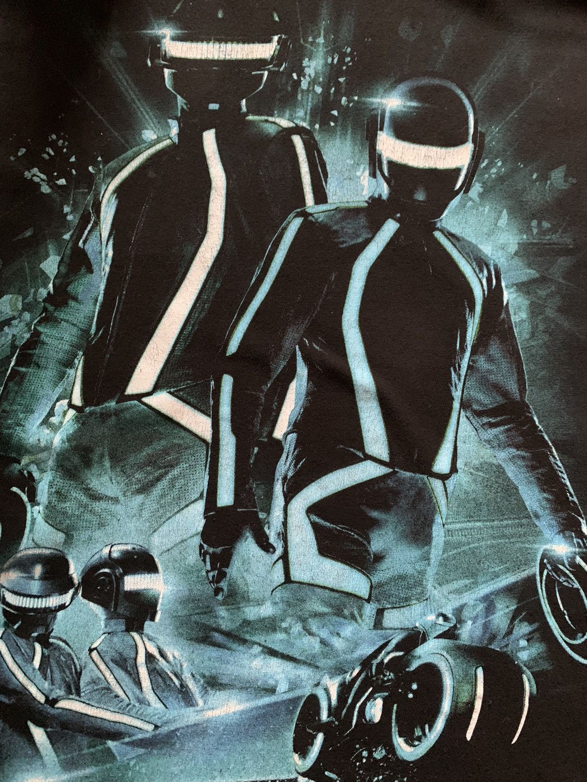Disney Vintage daftpunk tronlegacy shirt Size US XL / EU 56 / 4 - 5 Thumbnail