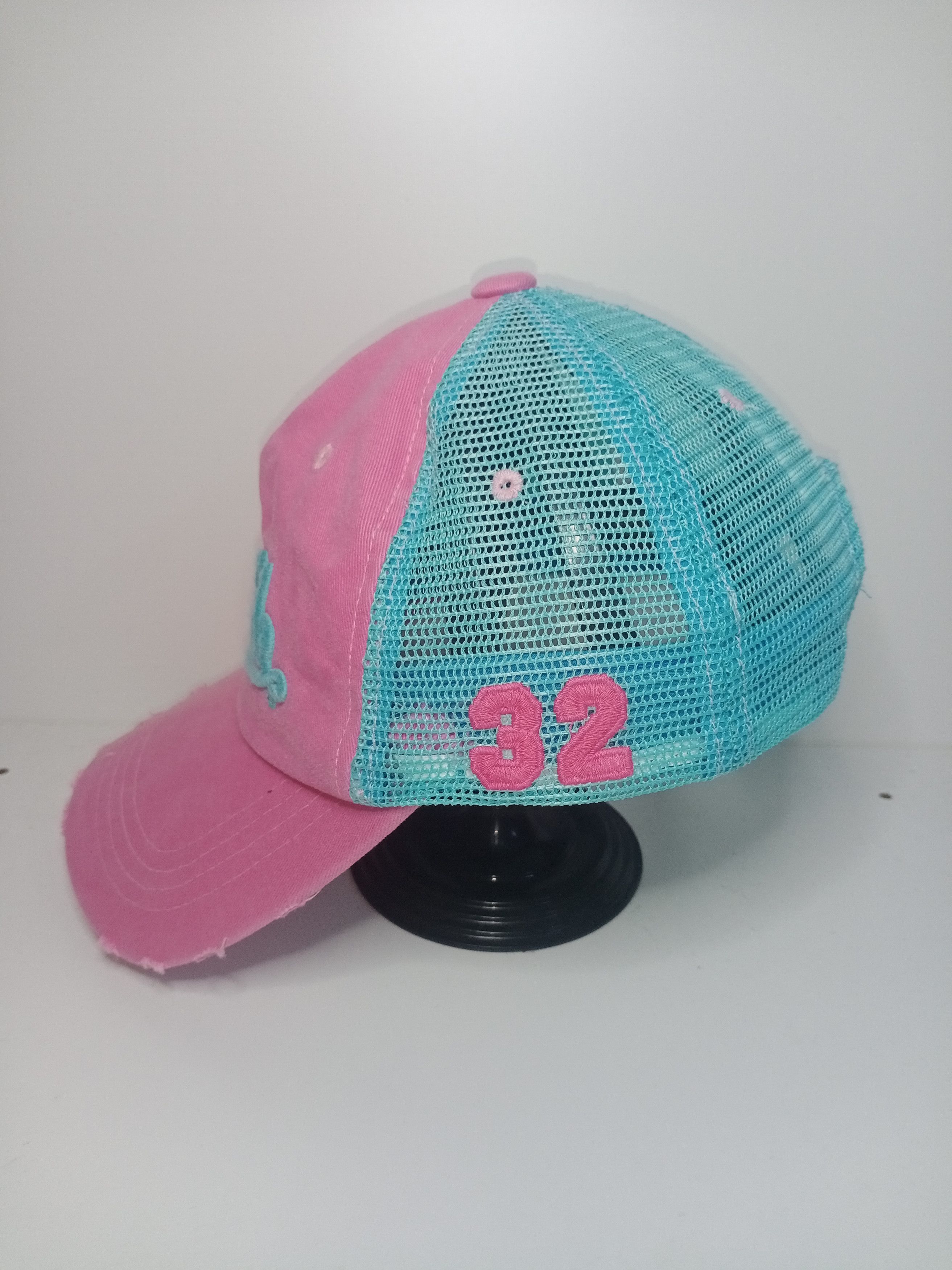 Von Dutch Vtg Von Dutch x Embroidered Logo x Ripped Trucker Snapback Size ONE SIZE - 2 Thumbnail