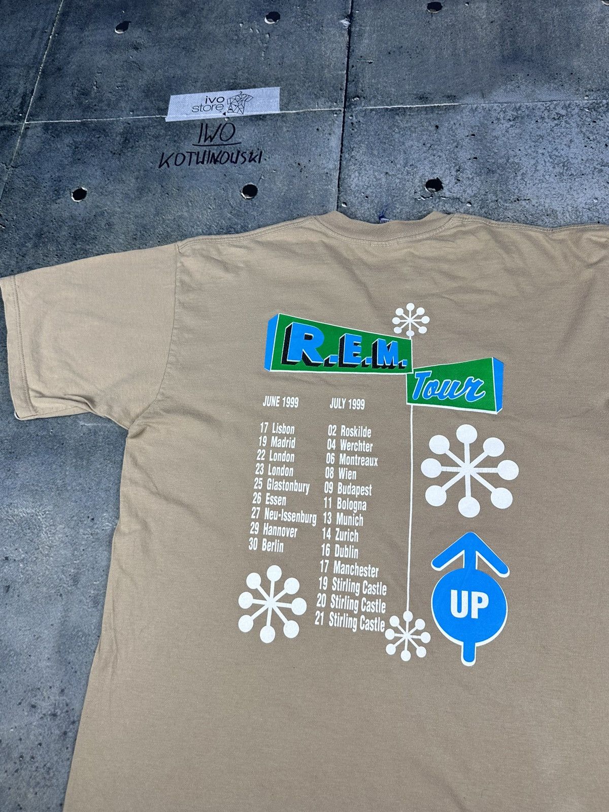 R.E.M 1999年 UP TOUR ヴィンテージ Tシャツ Band Tees × R.E.M. × Vintage Vintage R.E.M 1999 Up Tour RARE