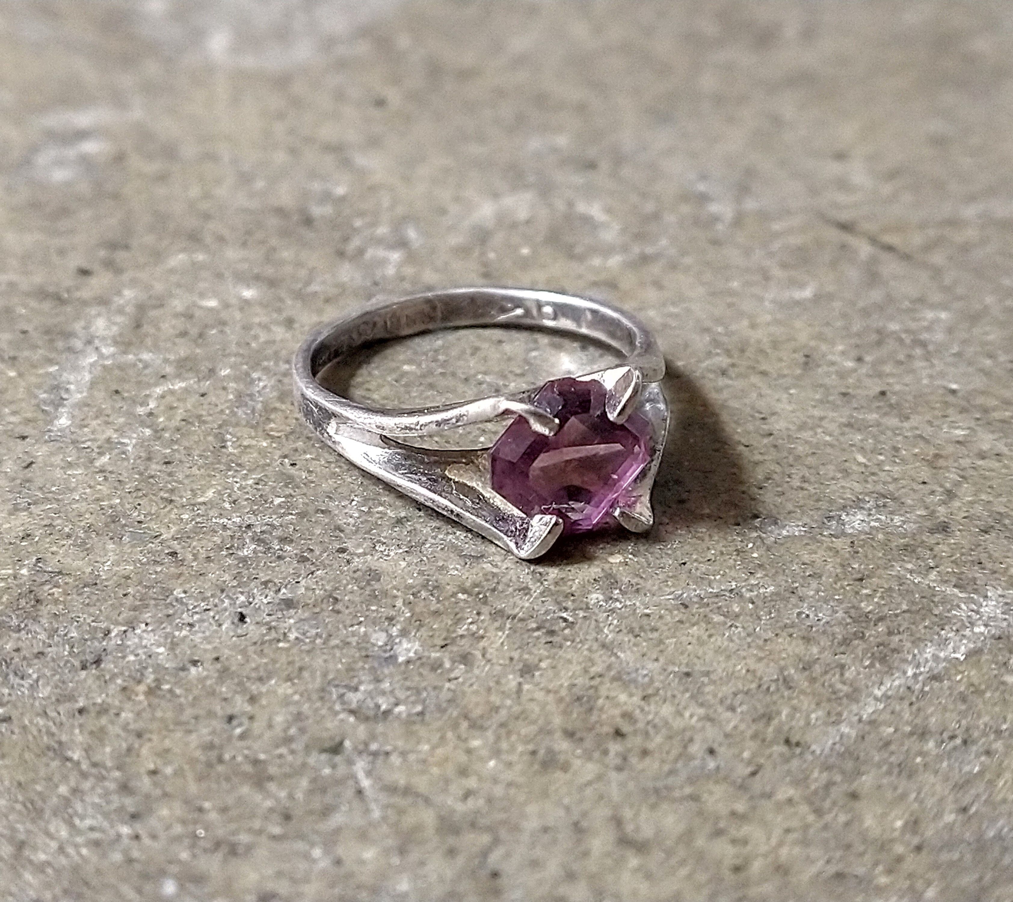 Jewelry × Sterling Silver × Vintage Vintage Sterling Silver Ring Size 5.75 Purple Glass Square Size ONE SIZE - 2 Thumbnail