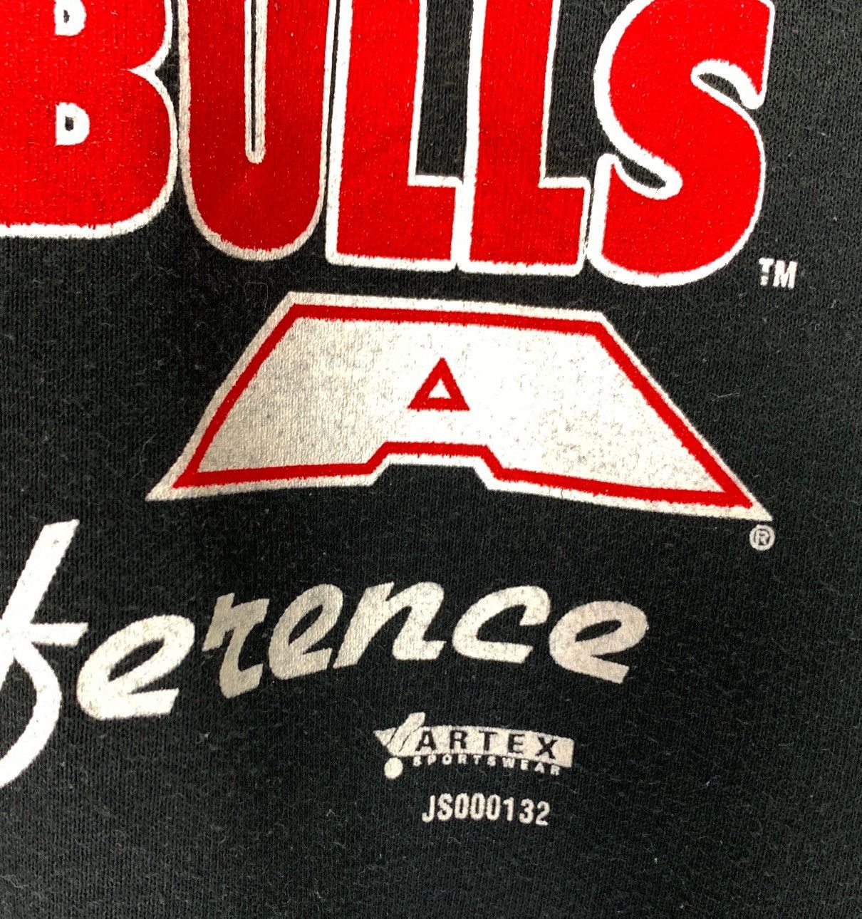 NBA RARE! VINTAGE 1993 CHAMPIONS CHICAGO BULLS BLACK CREWNECK Size US L / EU 52-54 / 3 - 6 Thumbnail