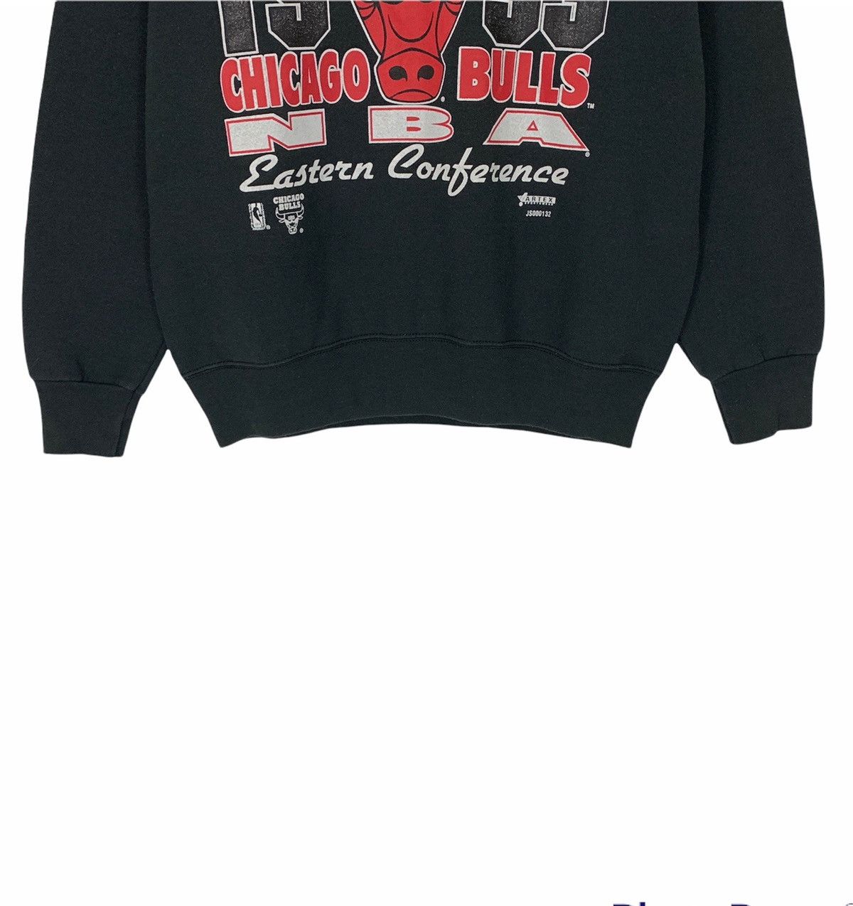 NBA RARE! VINTAGE 1993 CHAMPIONS CHICAGO BULLS BLACK CREWNECK Size US L / EU 52-54 / 3 - 7 Thumbnail