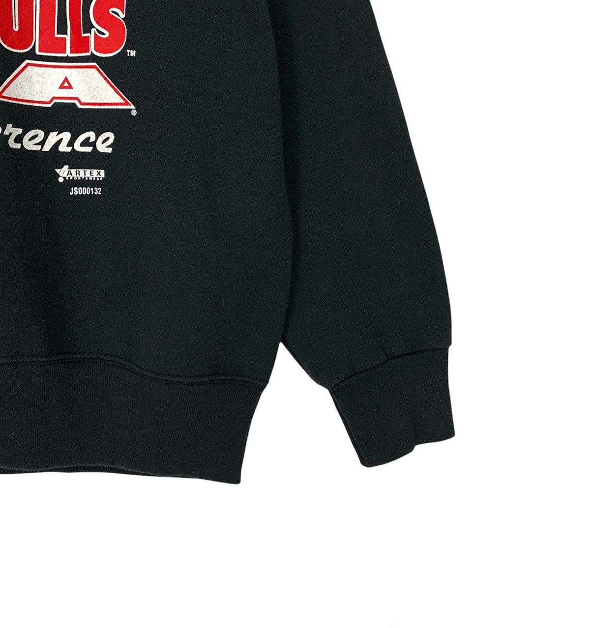 NBA RARE! VINTAGE 1993 CHAMPIONS CHICAGO BULLS BLACK CREWNECK Size US L / EU 52-54 / 3 - 8 Thumbnail
