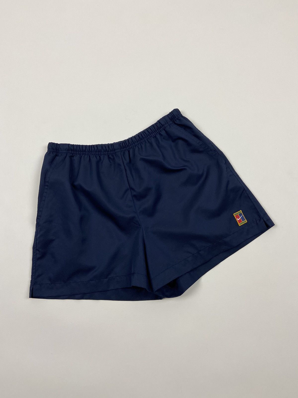 Nike Vintage Nike Court Shorts Size 26" / US 2 / IT 38 - 1 Thumbnail