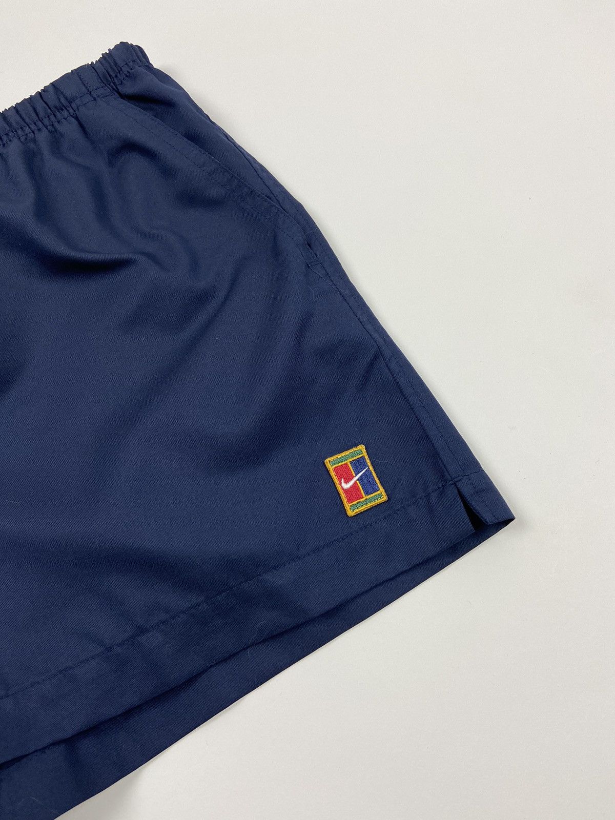 Nike Vintage Nike Court Shorts Size 26" / US 2 / IT 38 - 2 Thumbnail