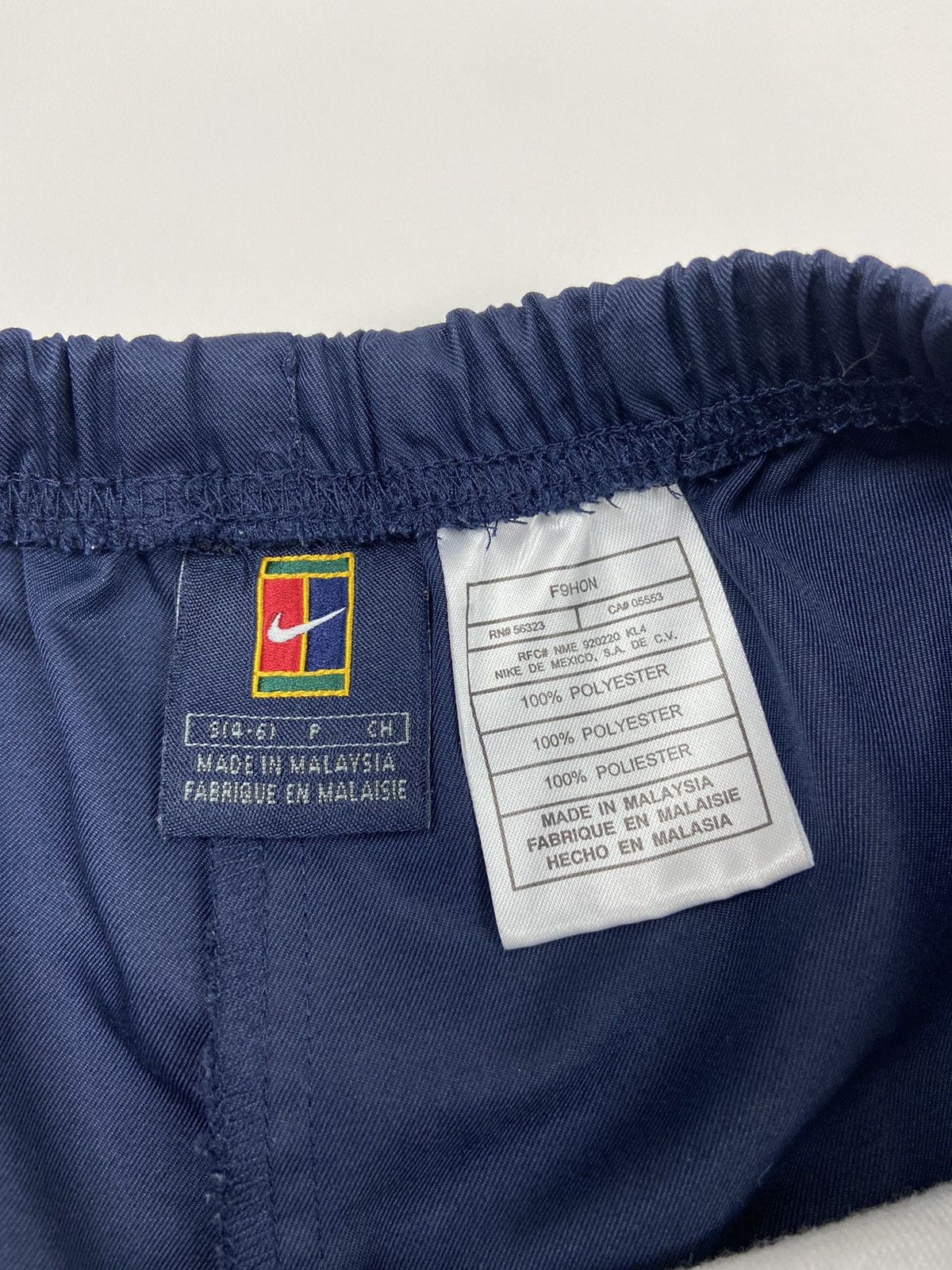 Nike Vintage Nike Court Shorts Size 26" / US 2 / IT 38 - 6 Thumbnail