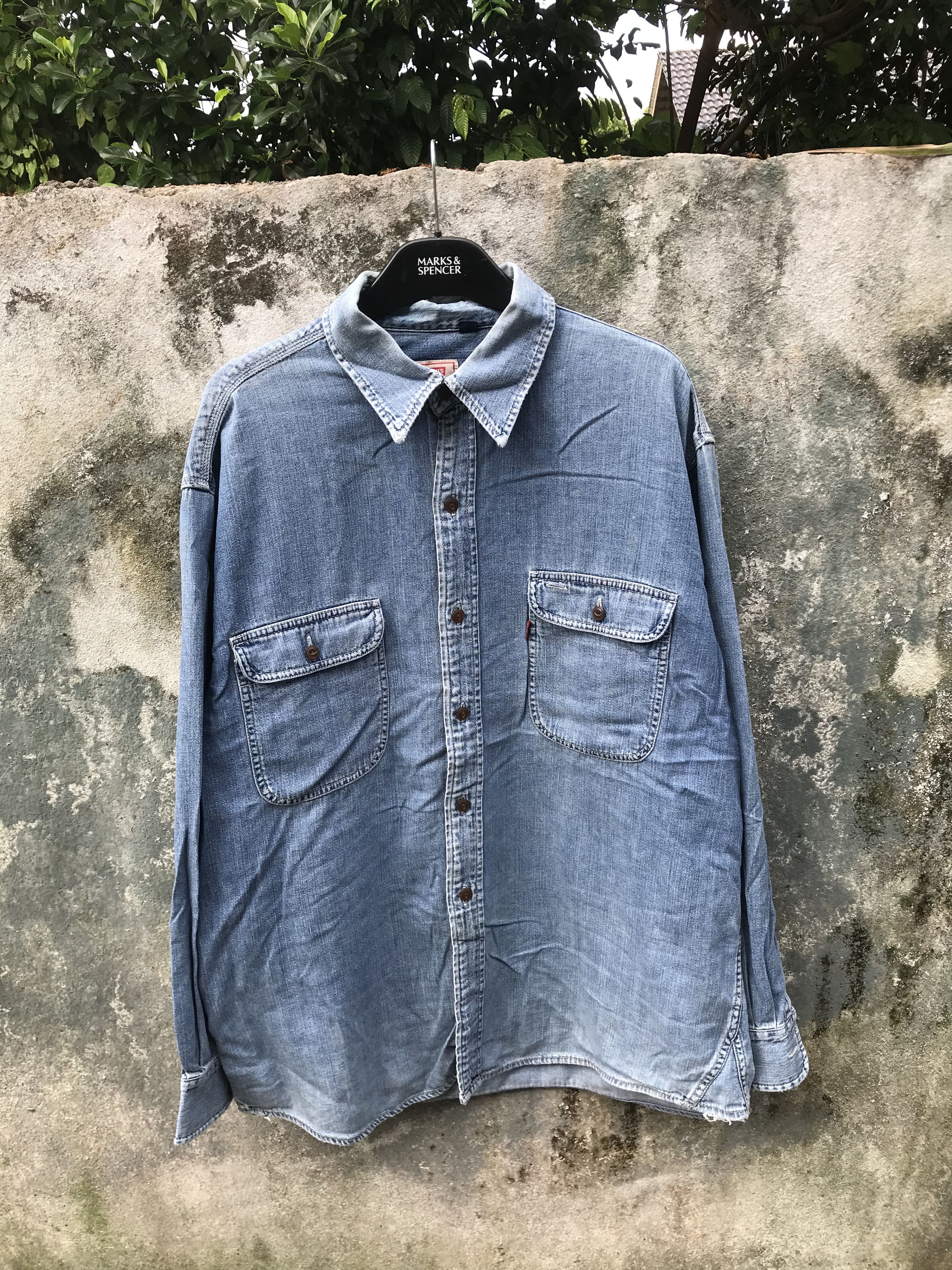 Levi's Vintage 90s Levi's denim blue shirts Size US XL / EU 56 / 4 - 2 Thumbnail
