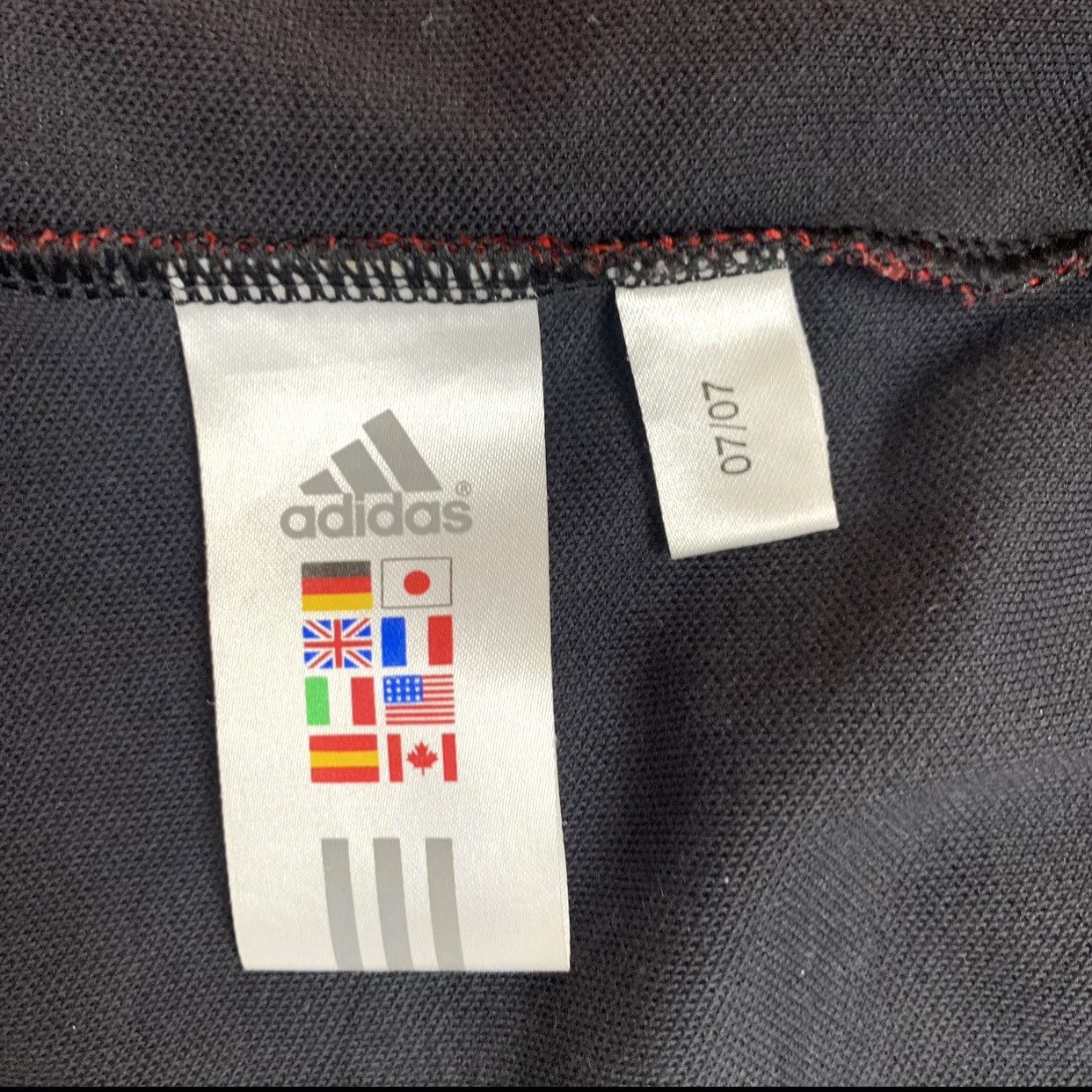 Adidas Vintage Adidas Rosso Neri A.C Milan Soccer Light Jacket / S Size US S / EU 44-46 / 1 - 8 Thumbnail