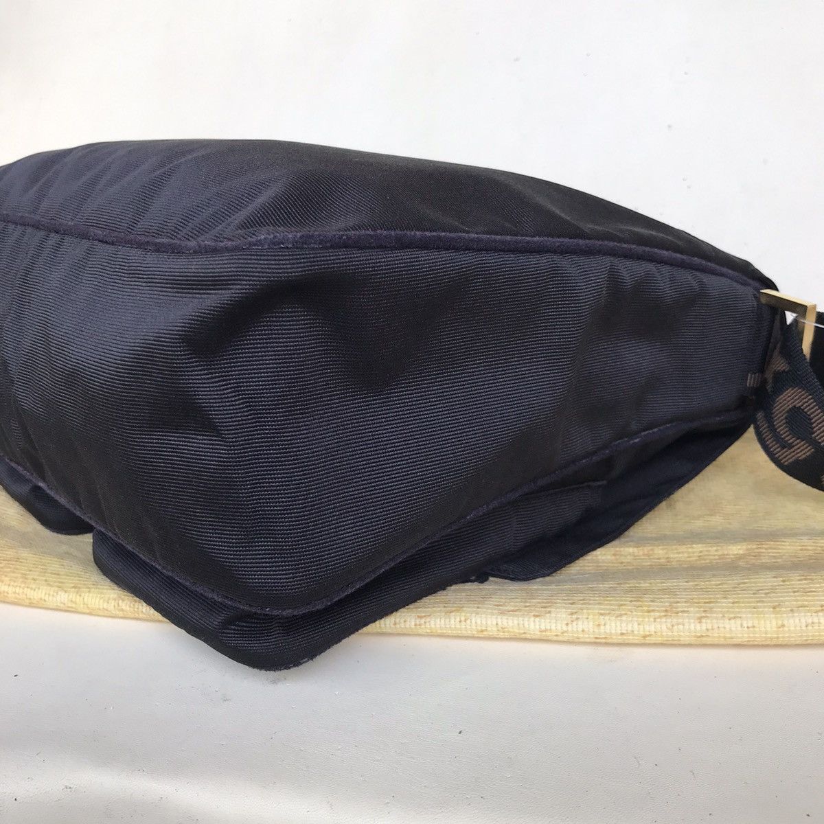 Fendi AUTHENTIC FENDI ROMA CROSSBODY BAG Size ONE SIZE - 9 Thumbnail