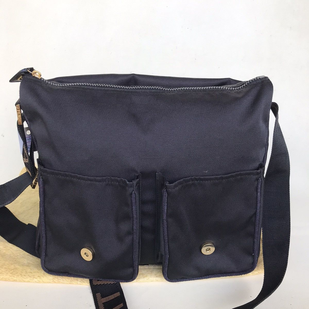 Fendi AUTHENTIC FENDI ROMA CROSSBODY BAG Size ONE SIZE - 12 Thumbnail
