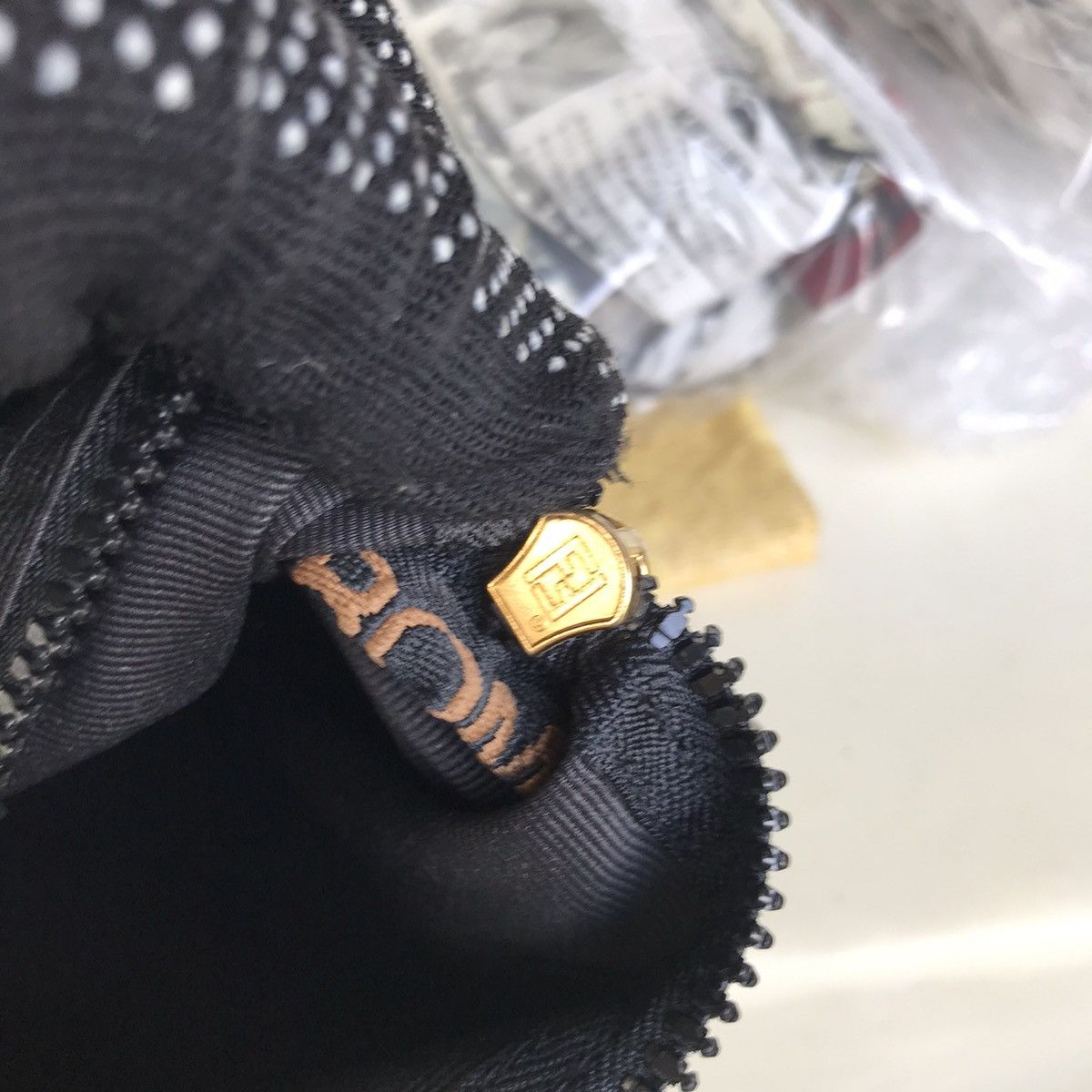 Fendi AUTHENTIC FENDI ROMA CROSSBODY BAG Size ONE SIZE - 21 Thumbnail