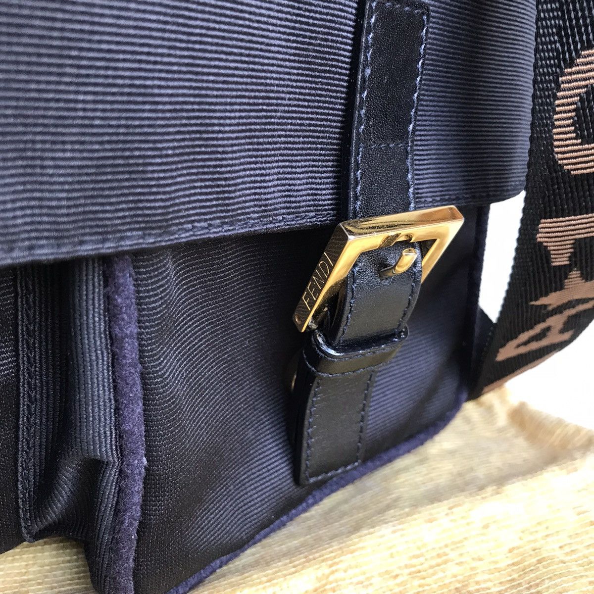 Fendi AUTHENTIC FENDI ROMA CROSSBODY BAG Size ONE SIZE - 4 Thumbnail