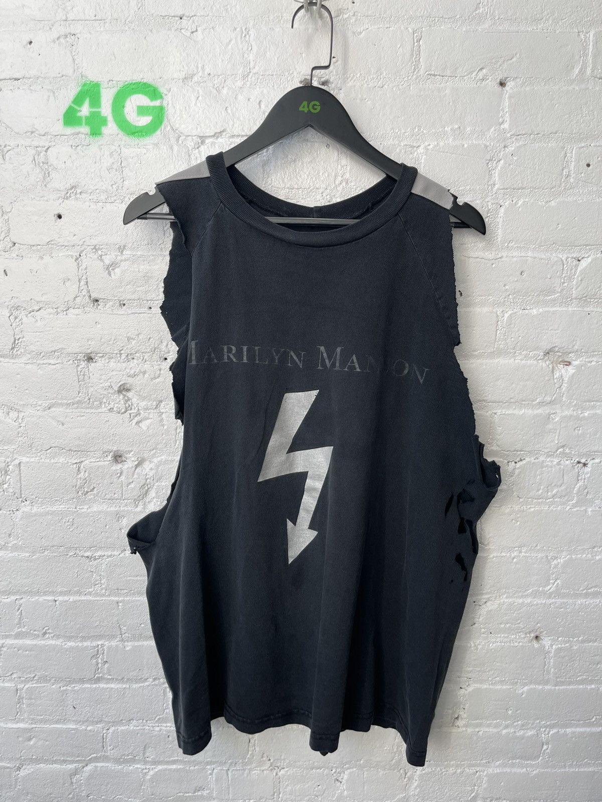 Marilyn Manson × Vintage Vintage 90s THRASHED Marilyn Manson Tank Top Shirt 4Gseller Size US XL / EU 56 / 4 - 1 Thumbnail