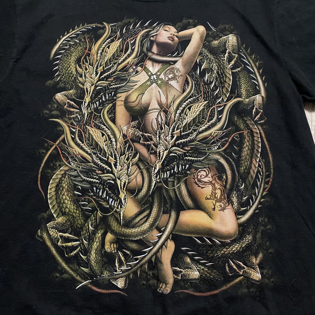 Japanese Brand VINTAGE TRIBAL SEXY GIRL JAPANESE DRAGONS METAL T SHIRT Size US L / EU 52-54 / 3 - 3 Thumbnail