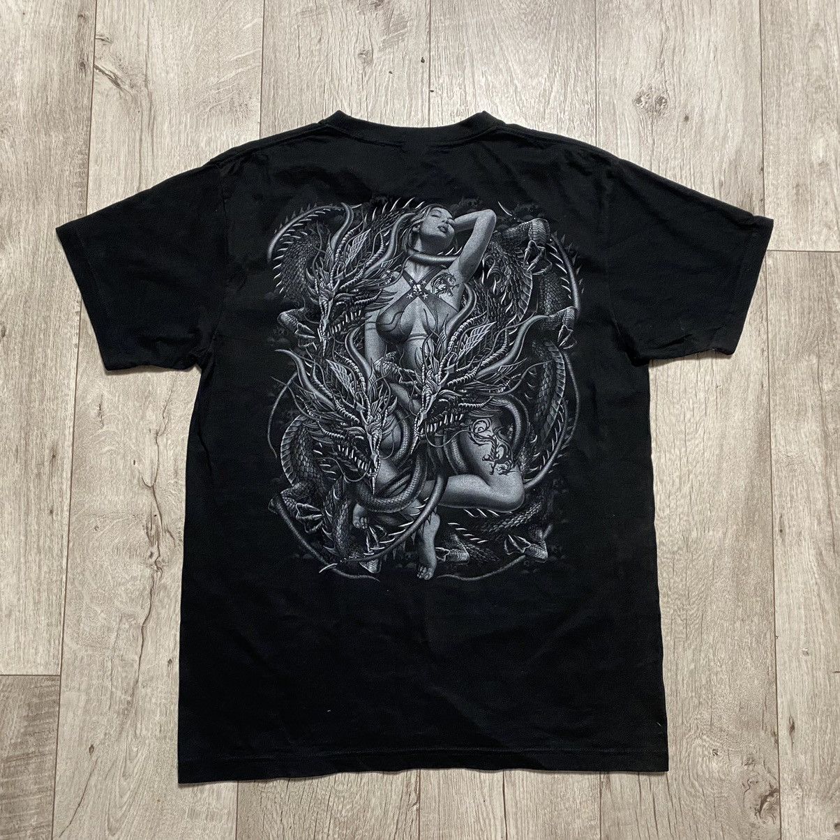 Japanese Brand VINTAGE TRIBAL SEXY GIRL JAPANESE DRAGONS METAL T SHIRT Size US L / EU 52-54 / 3 - 2 Thumbnail