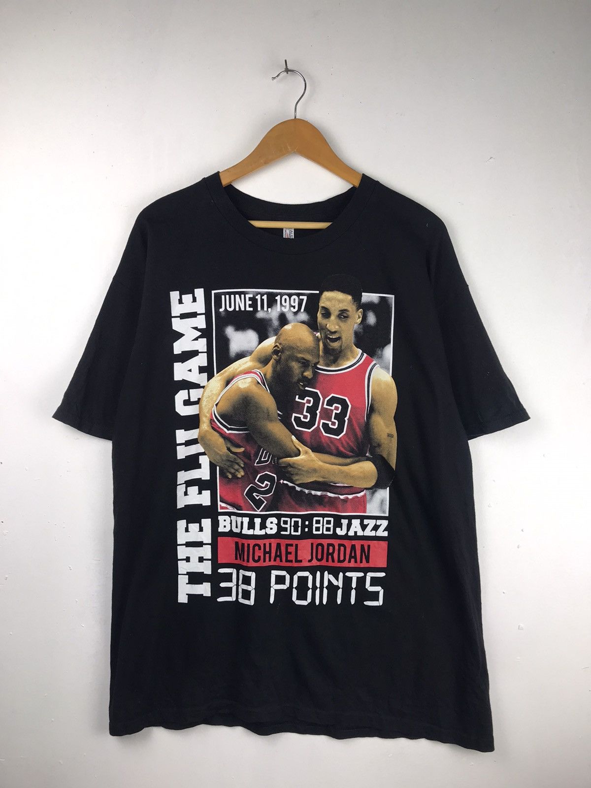 NBA × Vintage Vintage Micheal Jordan Bulls Tshirt Size US XL / EU 56 / 4 - 1 Thumbnail