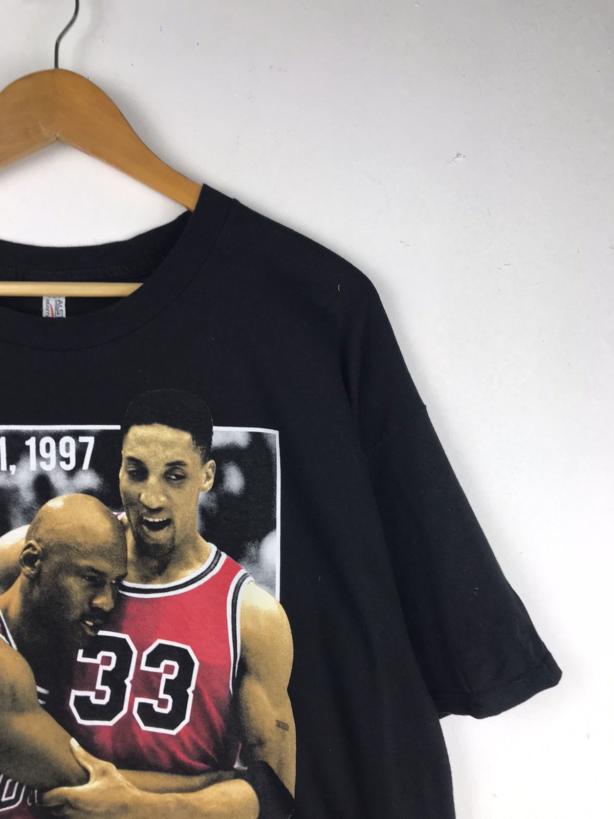 NBA × Vintage Vintage Micheal Jordan Bulls Tshirt Size US XL / EU 56 / 4 - 6 Thumbnail