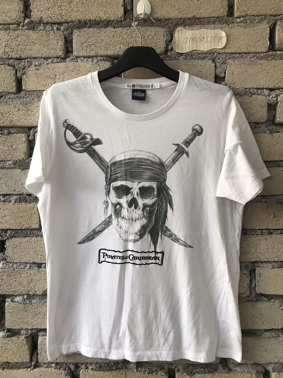 Uniqlo Pirates Of Carribeans Big Printed Nice Screen By Uniqlo Size US M / EU 48-50 / 2 - 1 Thumbnail