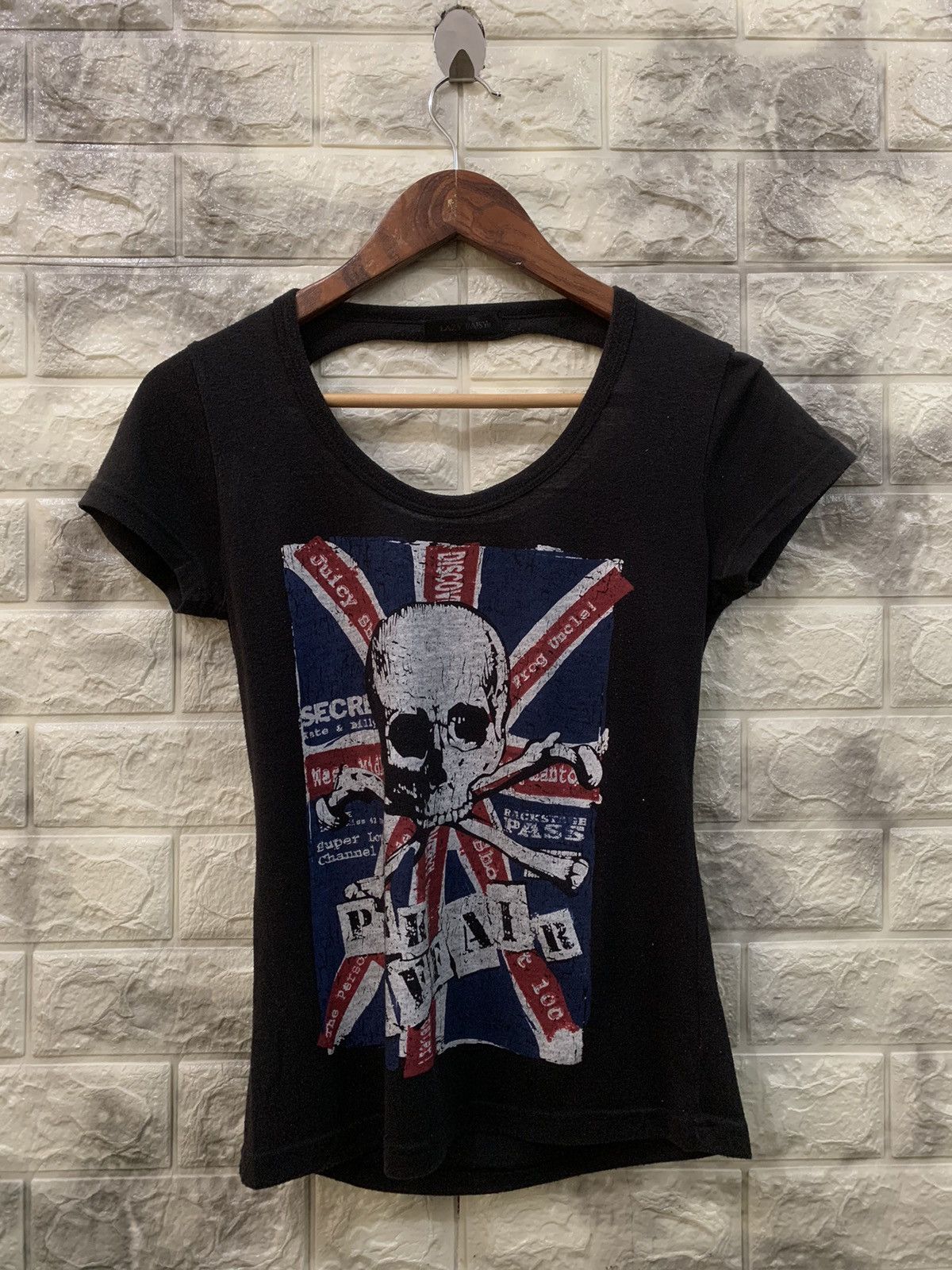 image of Lazy Daisy Women’S Tee in Black, Women's (Size Medium)