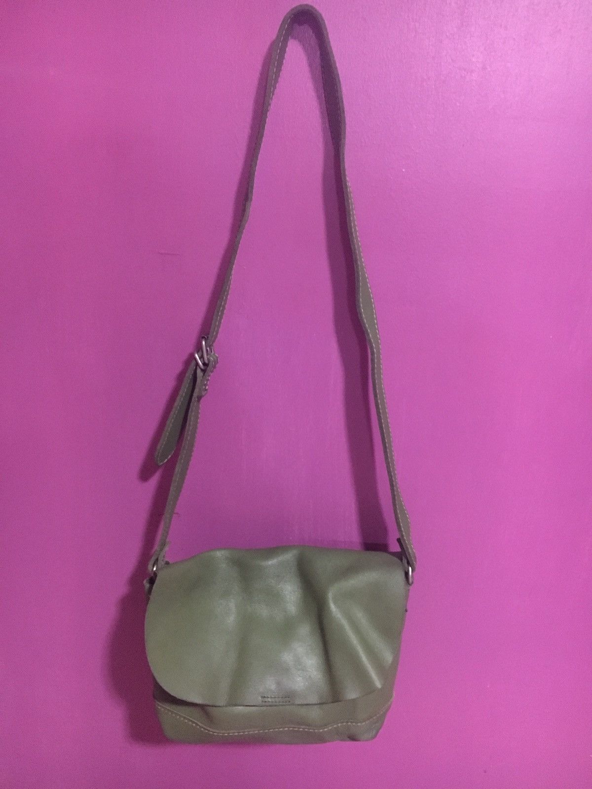 Handmade HANDMADE GREEN SLING BAG FULL LEATHER CUSTOM Size ONE SIZE - 1 Thumbnail