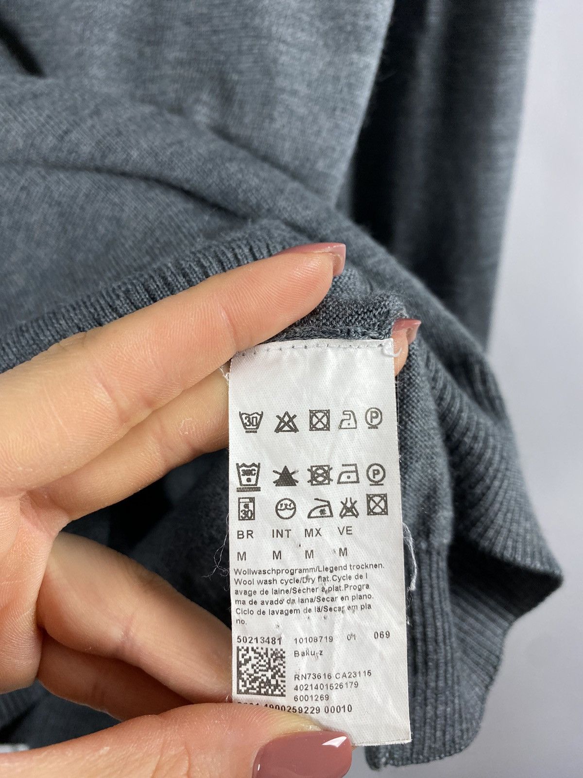 Hugo Boss Hugo boss sweaters gray V-neck size M Size US M / EU 48-50 / 2 - 5 Thumbnail