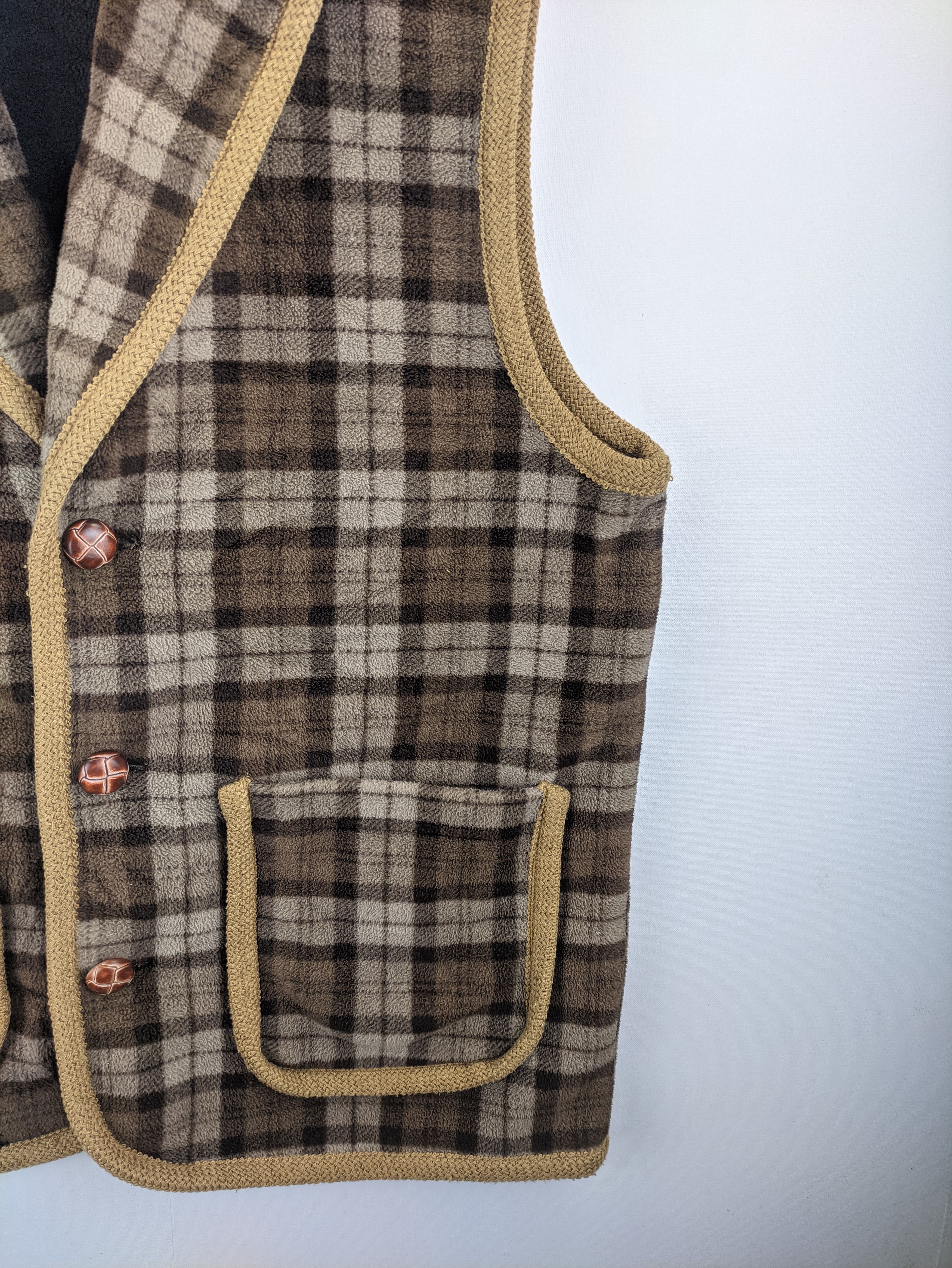 Japanese Brand Steals🔥Fleece Vest Checkered by Janani Size US M / EU 48-50 / 2 - 6 Thumbnail