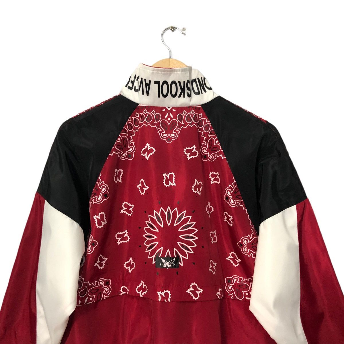 Japanese Brand × Vintage Vintage Fashion Nice Design Half Zipper Windbreaker Sweater Size US XL / EU 56 / 4 - 8 Thumbnail