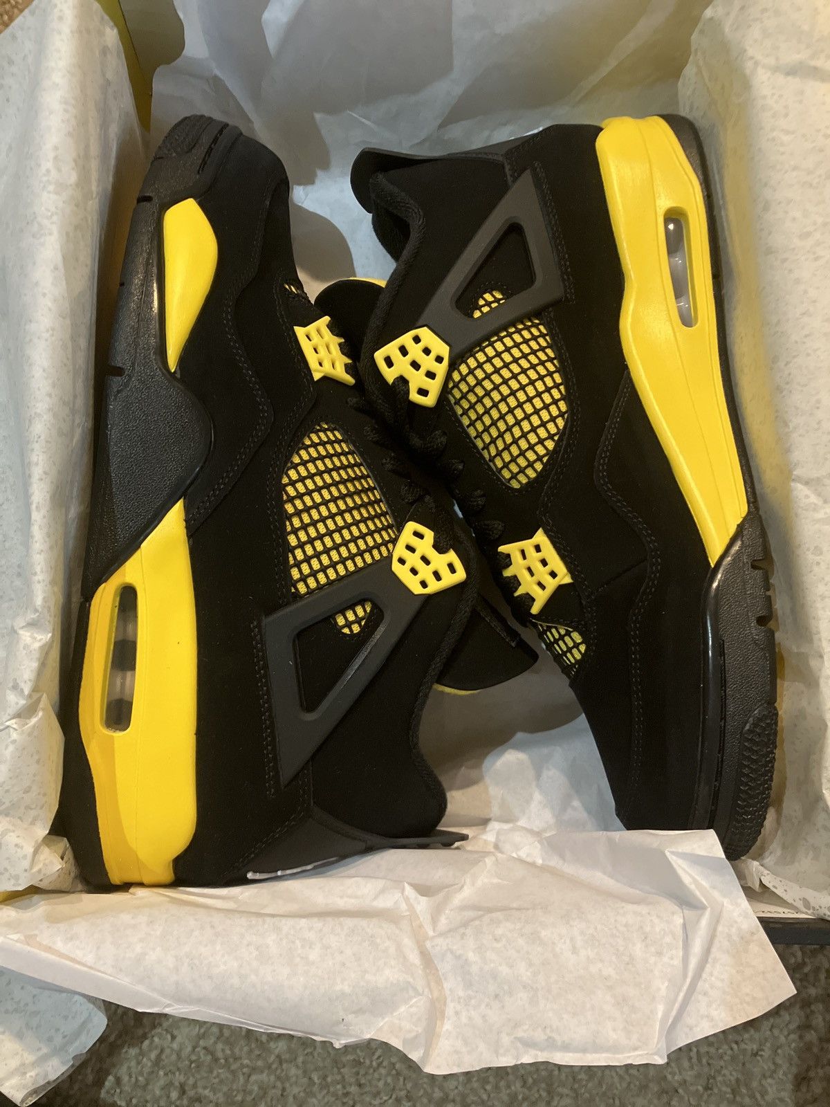 Jordan Brand × Nike Air Jordan 4 Retro Thunder Size 11.5 Size US 11.5 / EU 44-45 - 6 Thumbnail