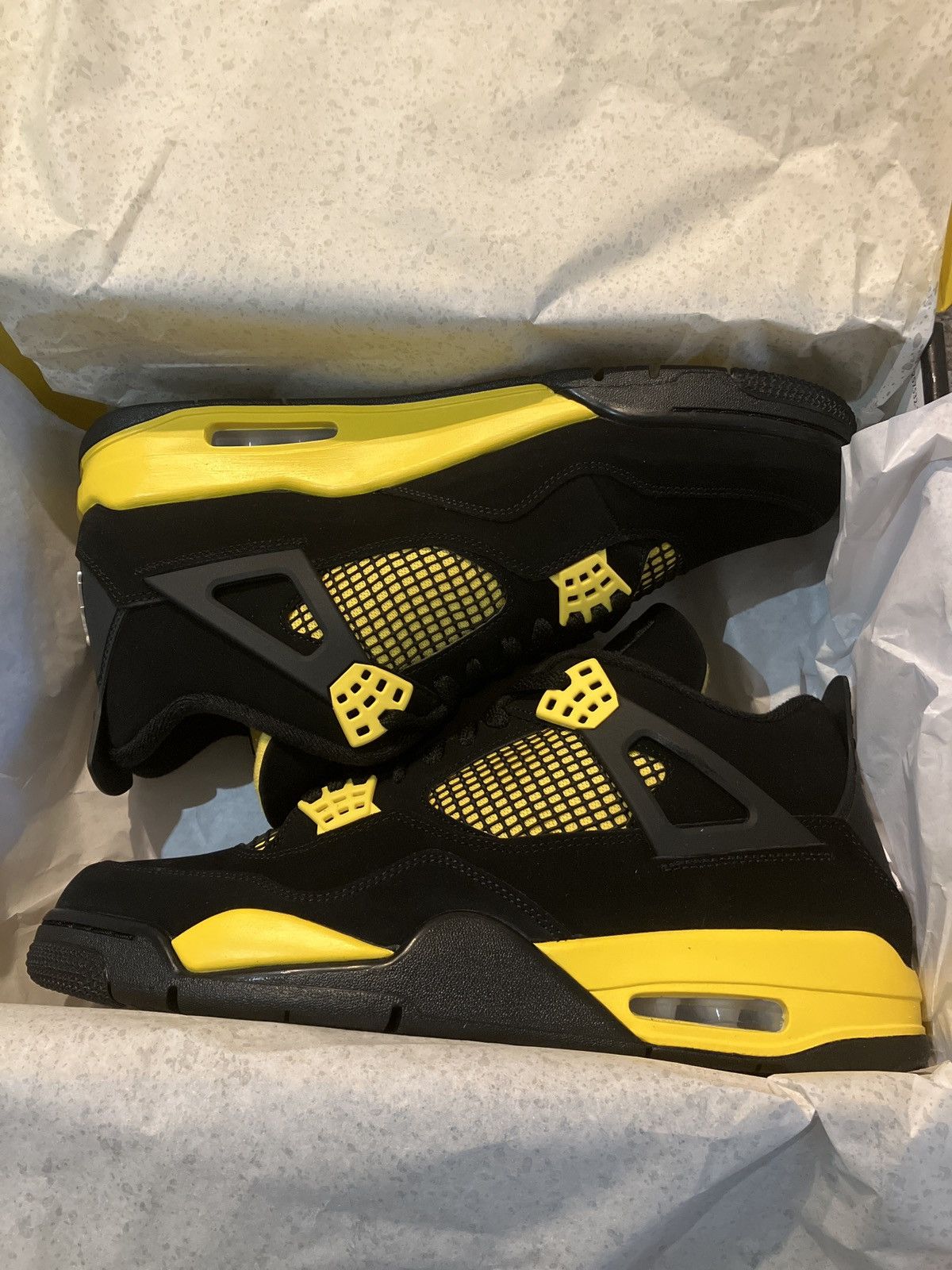 Jordan Brand × Nike Air Jordan 4 Retro Thunder Size 11.5 Size US 11.5 / EU 44-45 - 1 Thumbnail
