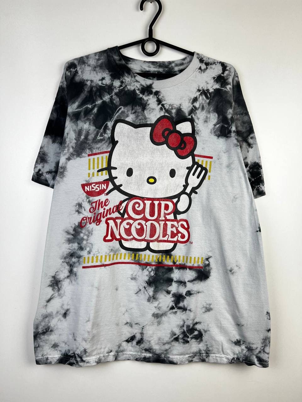 Vintage Hello Kitty Cup Noodles vintage t-shirt size L Size US L / EU 52-54 / 3 - 1 Thumbnail