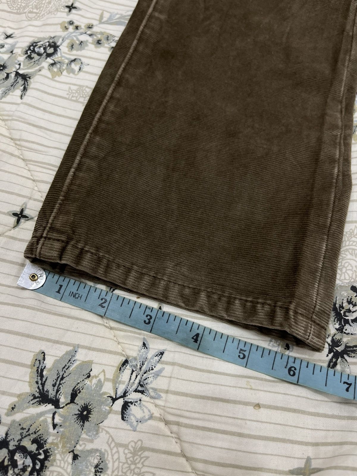 Undercover × Uniqlo (S). UNDERCOVER X UNIQLO HYPEBEAST PANTS Size US 31 - 15 Thumbnail