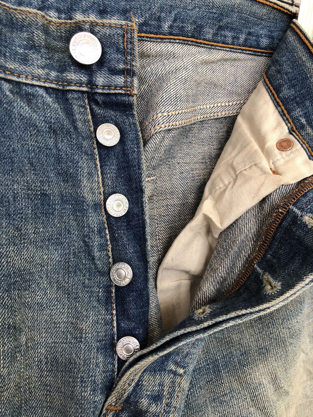 Levi's Vintage Clothing 90s Levi's 501 Stone Wash Faded Kurt Cobain Denim Size US 30 / EU 46 - 3 Thumbnail
