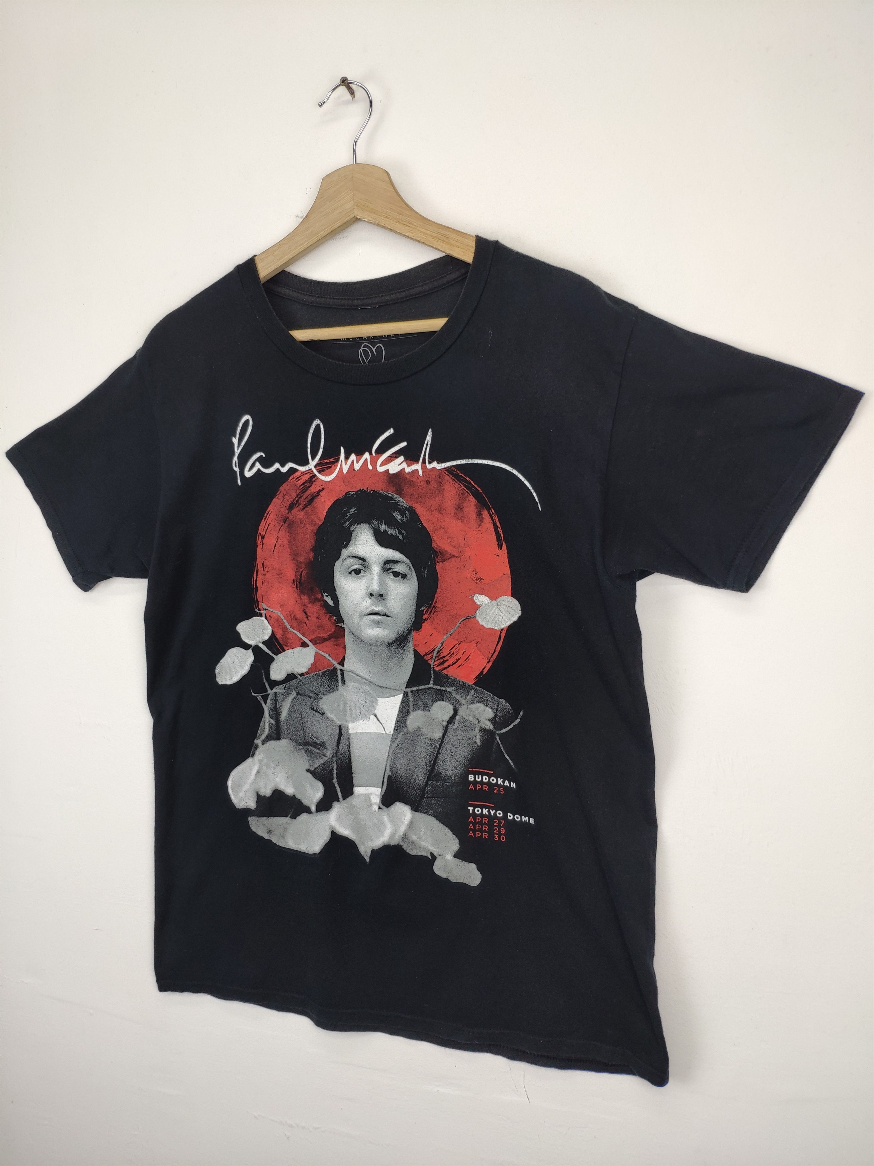 Band Tees Paul McCartney The Beatles Singer Tee Printed Size US M / EU 48-50 / 2 - 4 Thumbnail