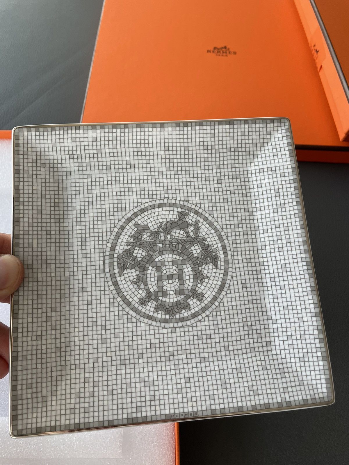 Hermes Limited Edition Super Rare Brand New Mosaique H Logo Plate Size ONE SIZE - 4 Thumbnail