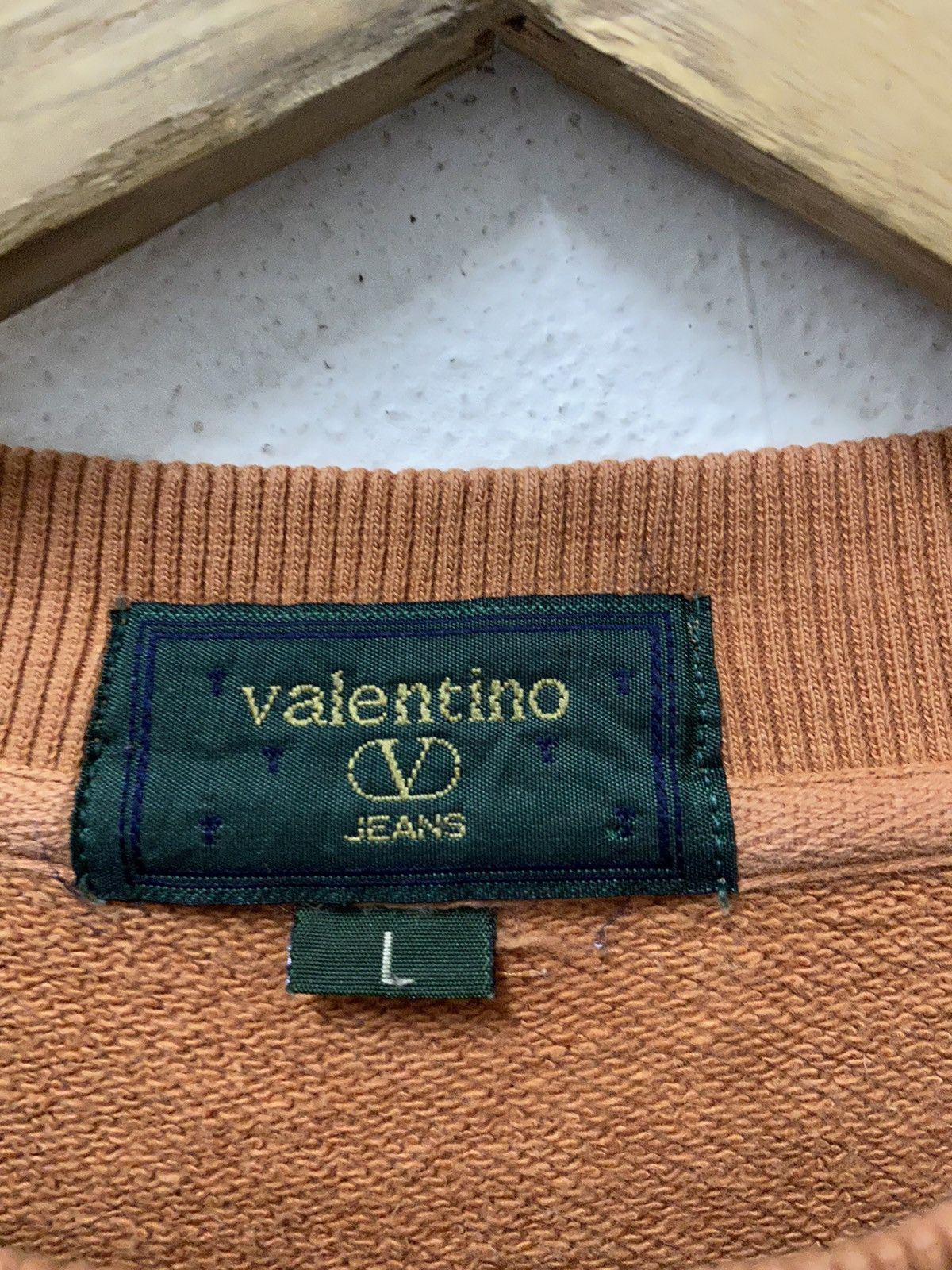 Valentino VALENTINO Sweatshirt Big Logo Spell Out Orange Jumper Size US S / EU 44-46 / 1 - 6 Thumbnail