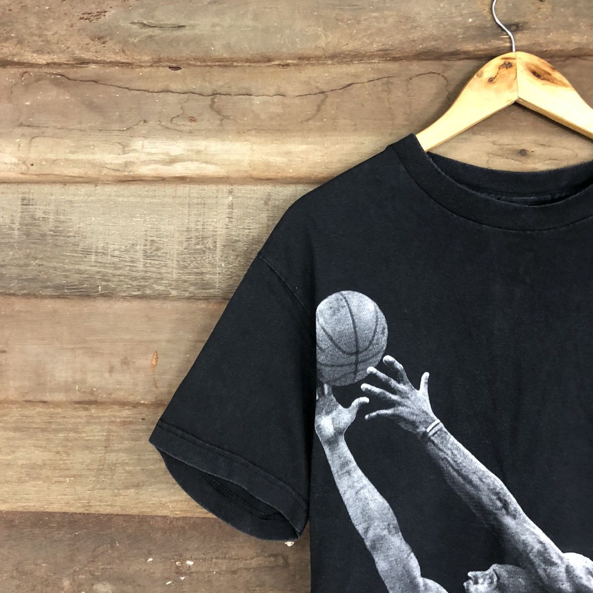 NBA Archival Kobe Bryant VS James legend Black Tshirt #3305DL Size US S / EU 44-46 / 1 - 4 Thumbnail