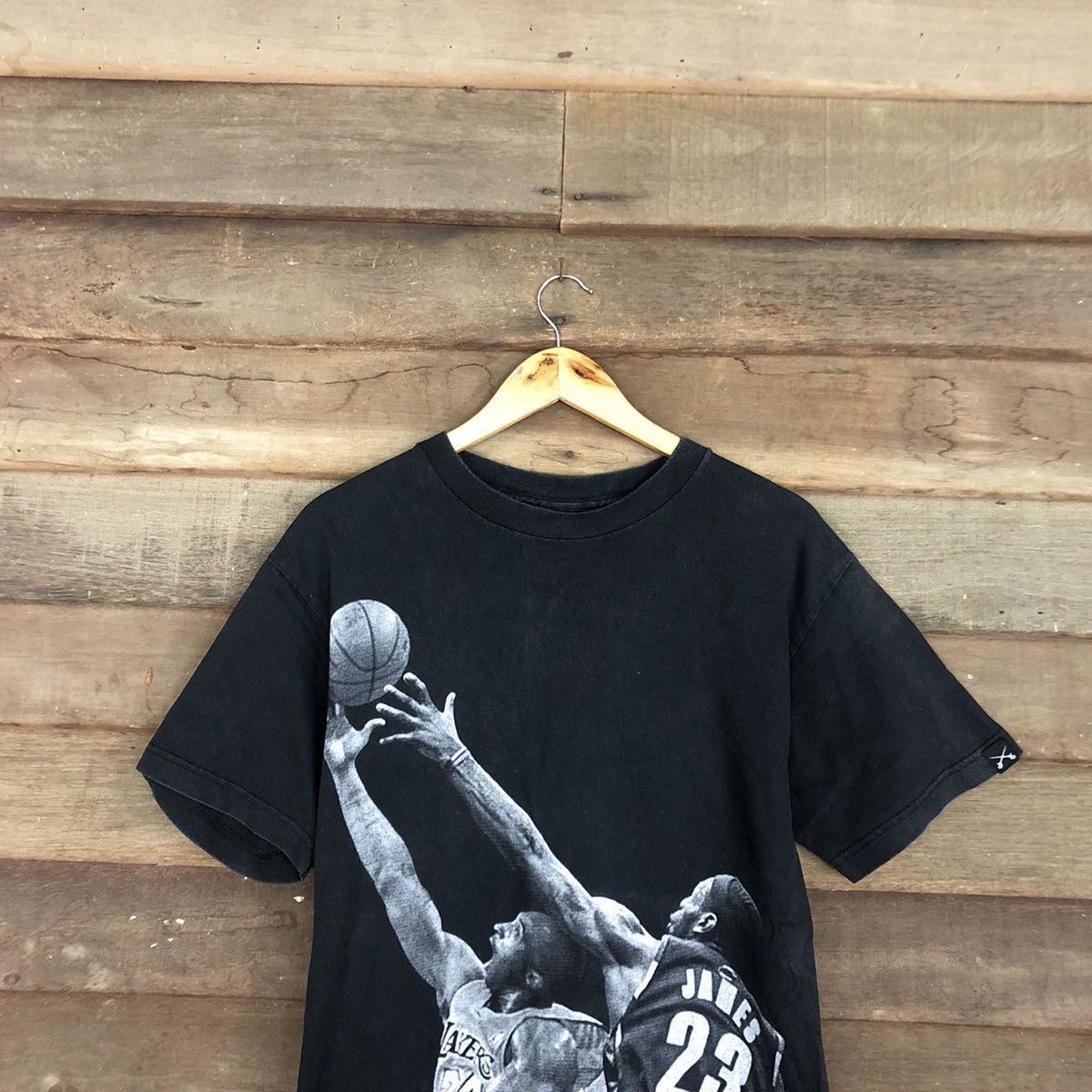 NBA Archival Kobe Bryant VS James legend Black Tshirt #3305DL Size US S / EU 44-46 / 1 - 2 Thumbnail