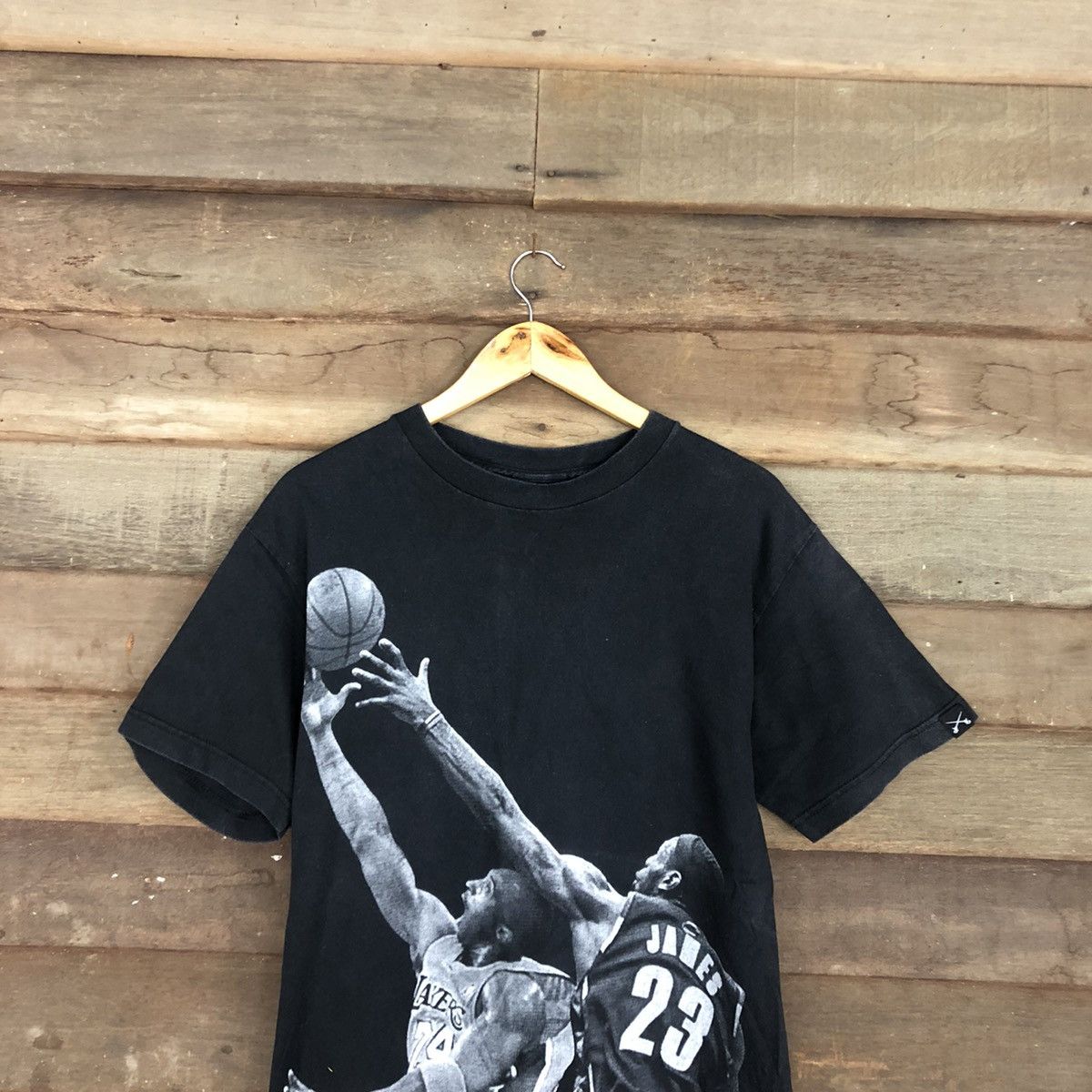 NBA Archival Kobe Bryant VS James legend Black Tshirt #3305DL Size US S / EU 44-46 / 1 - 7 Thumbnail