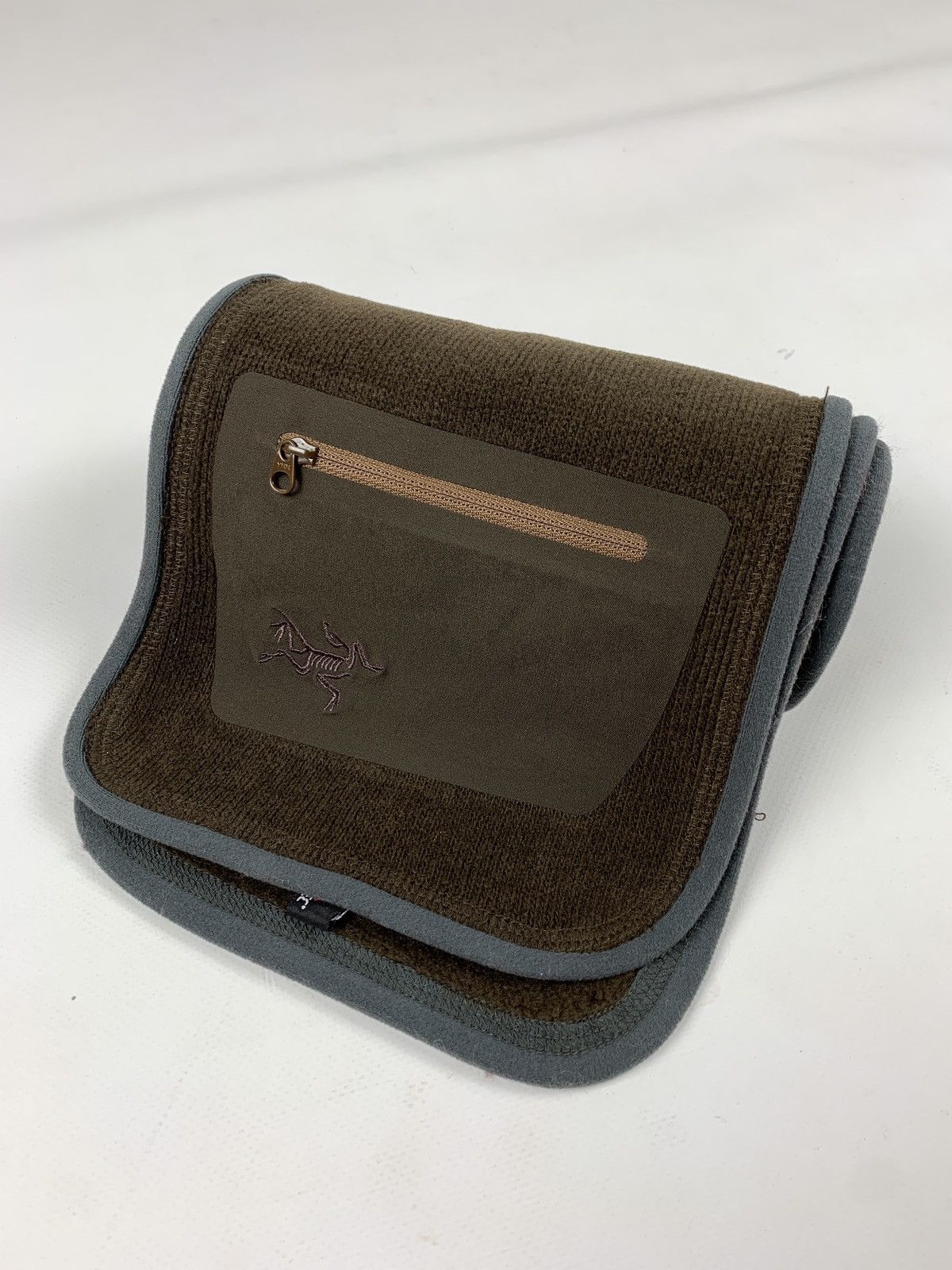 Arc'teryx Vintage Arcteryx Polartec Zip Pocket Fleece Brown Scarf Size ONE SIZE - 2 Thumbnail