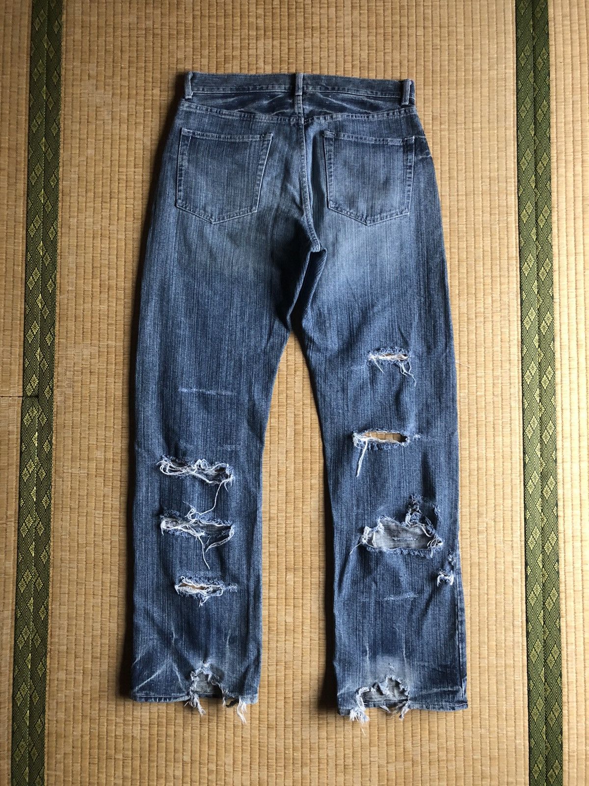 Diet Butcher Slim Skin Diet Butcher Slim Skin 🇯🇵 Distressed Grunge Denim Size US 32 / EU 48 - 2 Thumbnail
