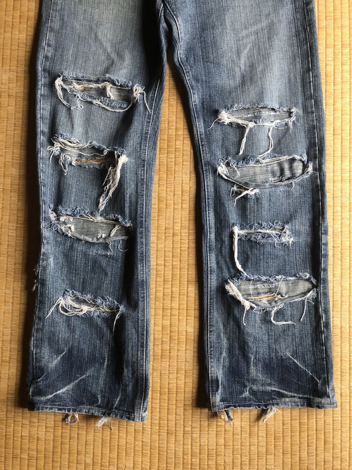 Diet Butcher Slim Skin Diet Butcher Slim Skin 🇯🇵 Distressed Grunge Denim Size US 32 / EU 48 - 4 Thumbnail