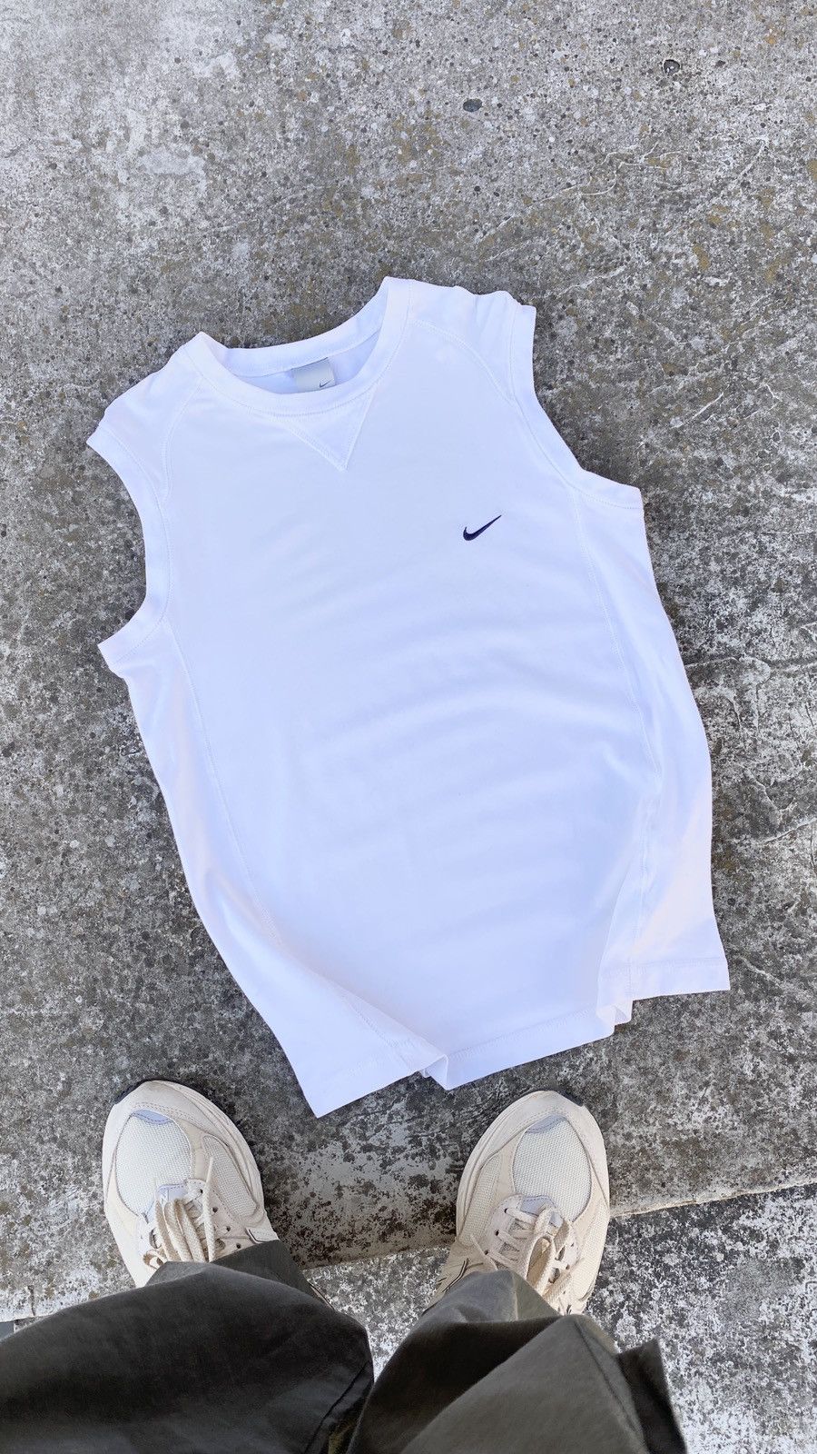 swoosh nike top