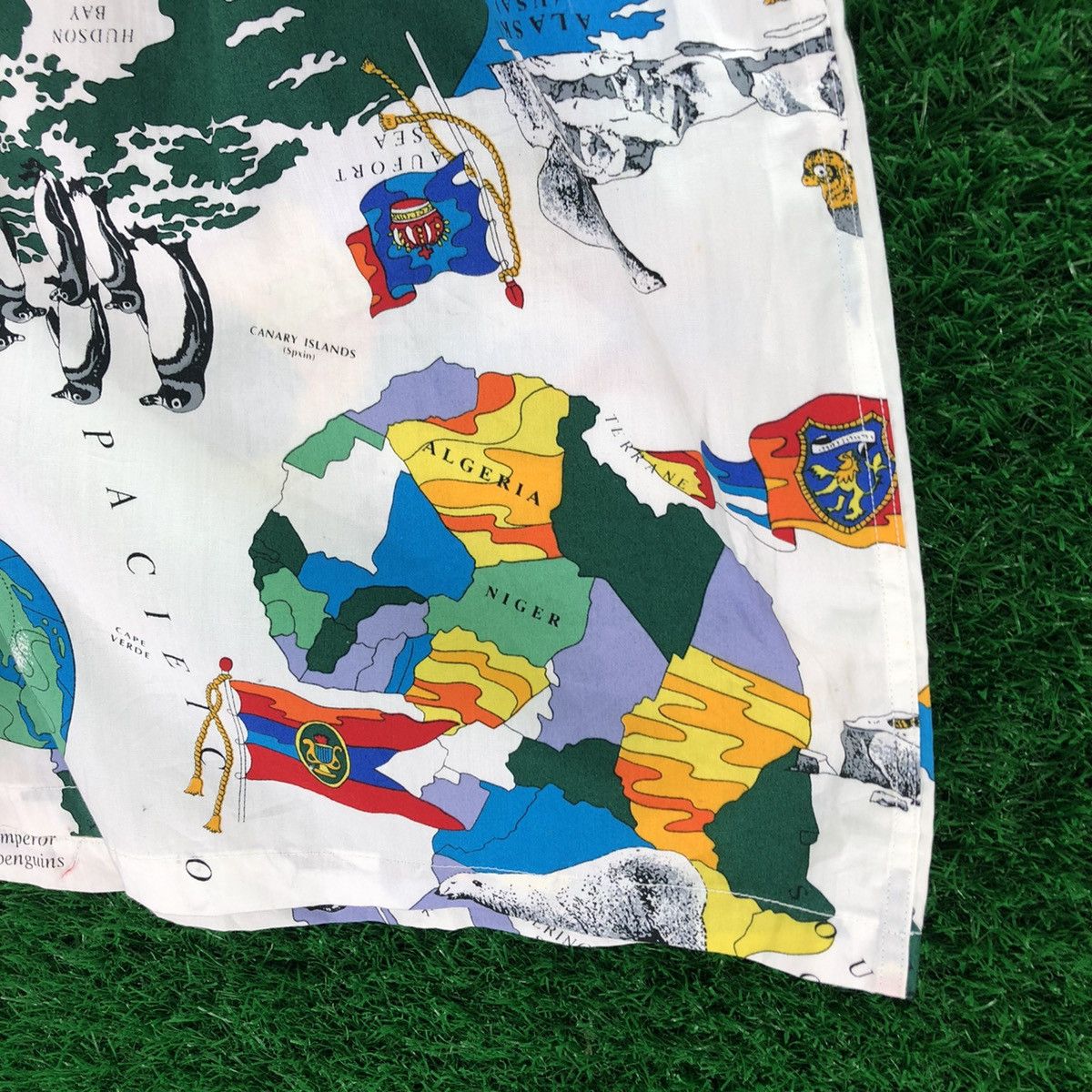 Vintage Vintage Short Pants Summer Fullprint World Maps Size US 30 / EU 46 - 6 Thumbnail